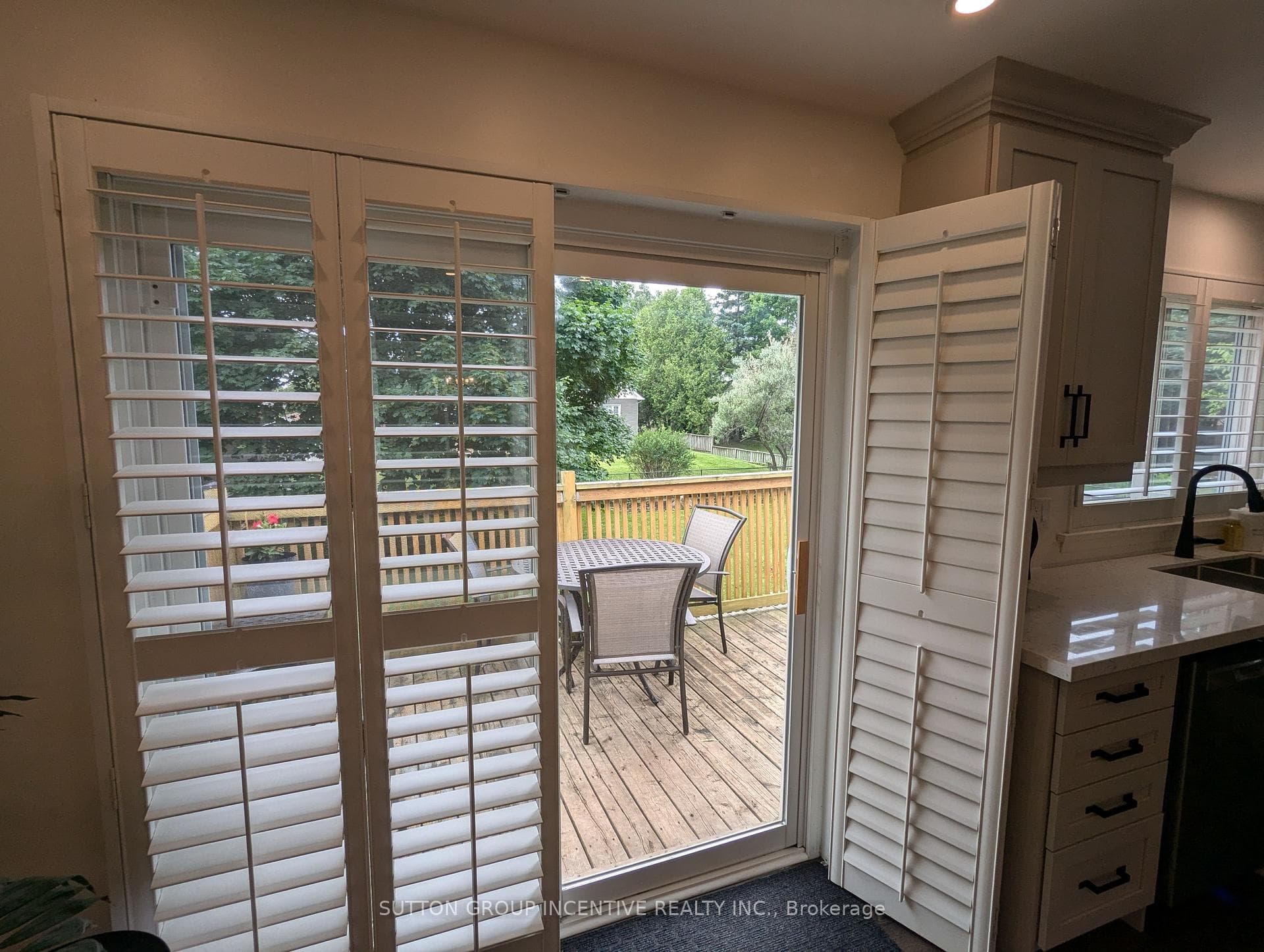 211 Sunset Crescent photo 18