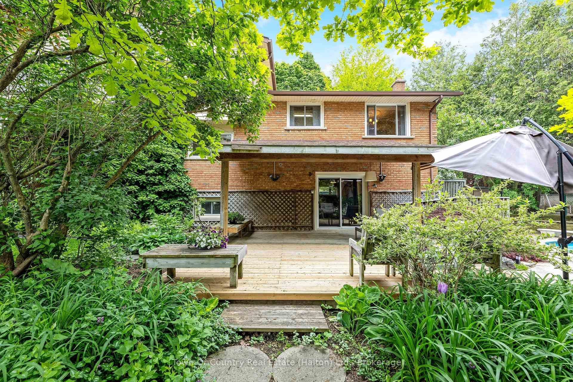 370 Roselawn Place photo 31