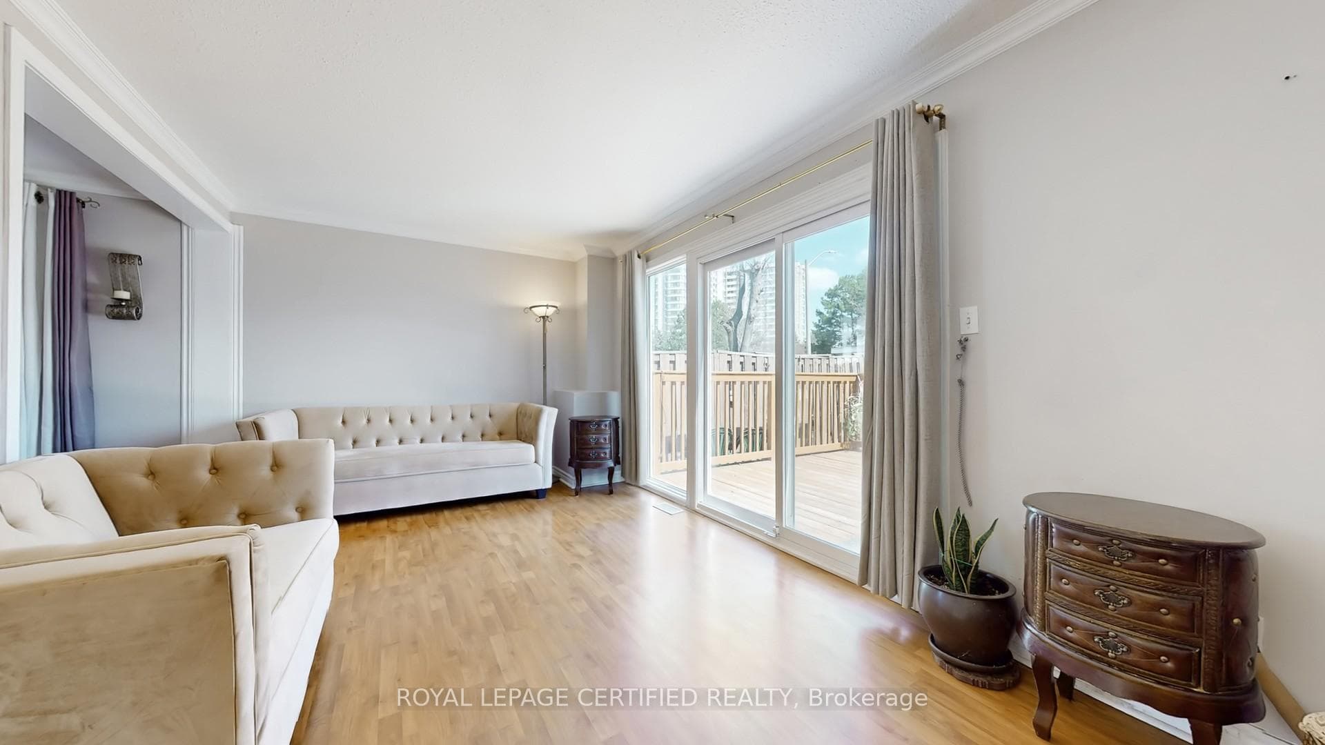99 Huntingwood Crescent photo 6