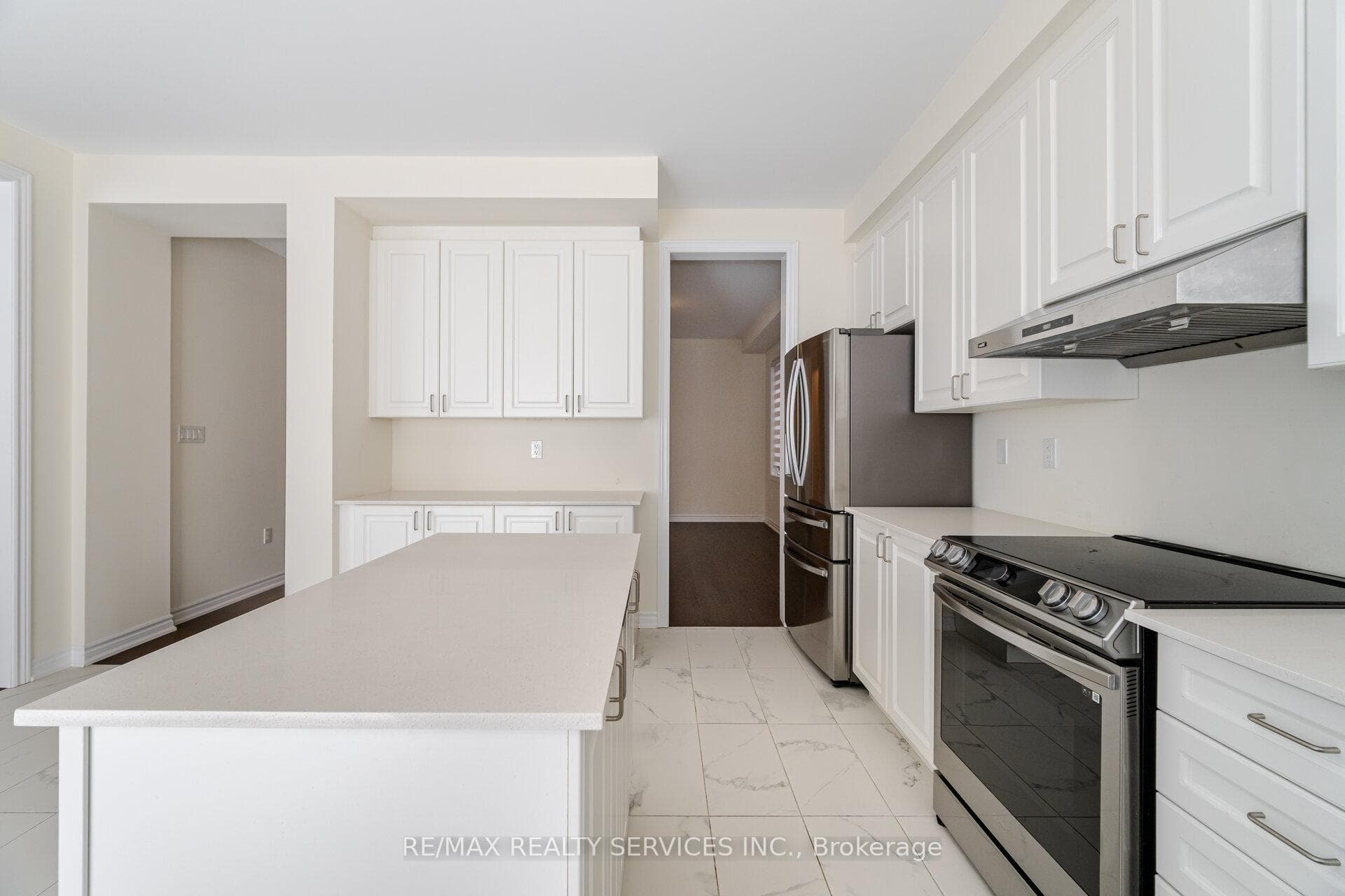 37 Royal Fern Crescent photo 12