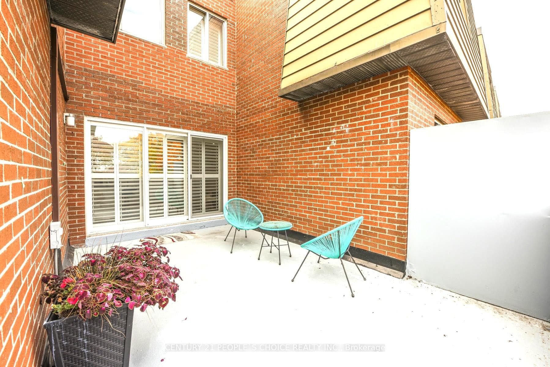 3025 The Credit Woodlands N/A Unit 409 photo 36