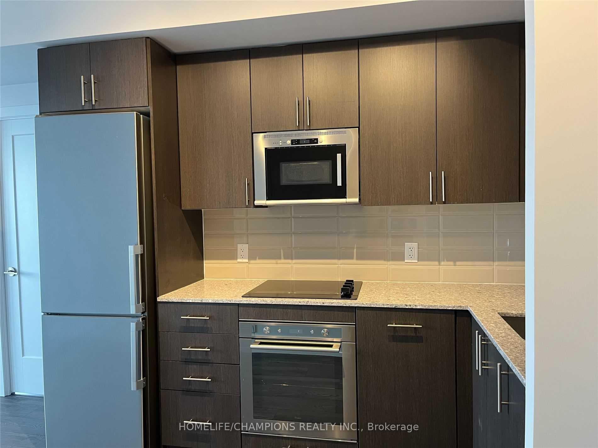 2550 Simcoe Street Unit 2005 photo 4