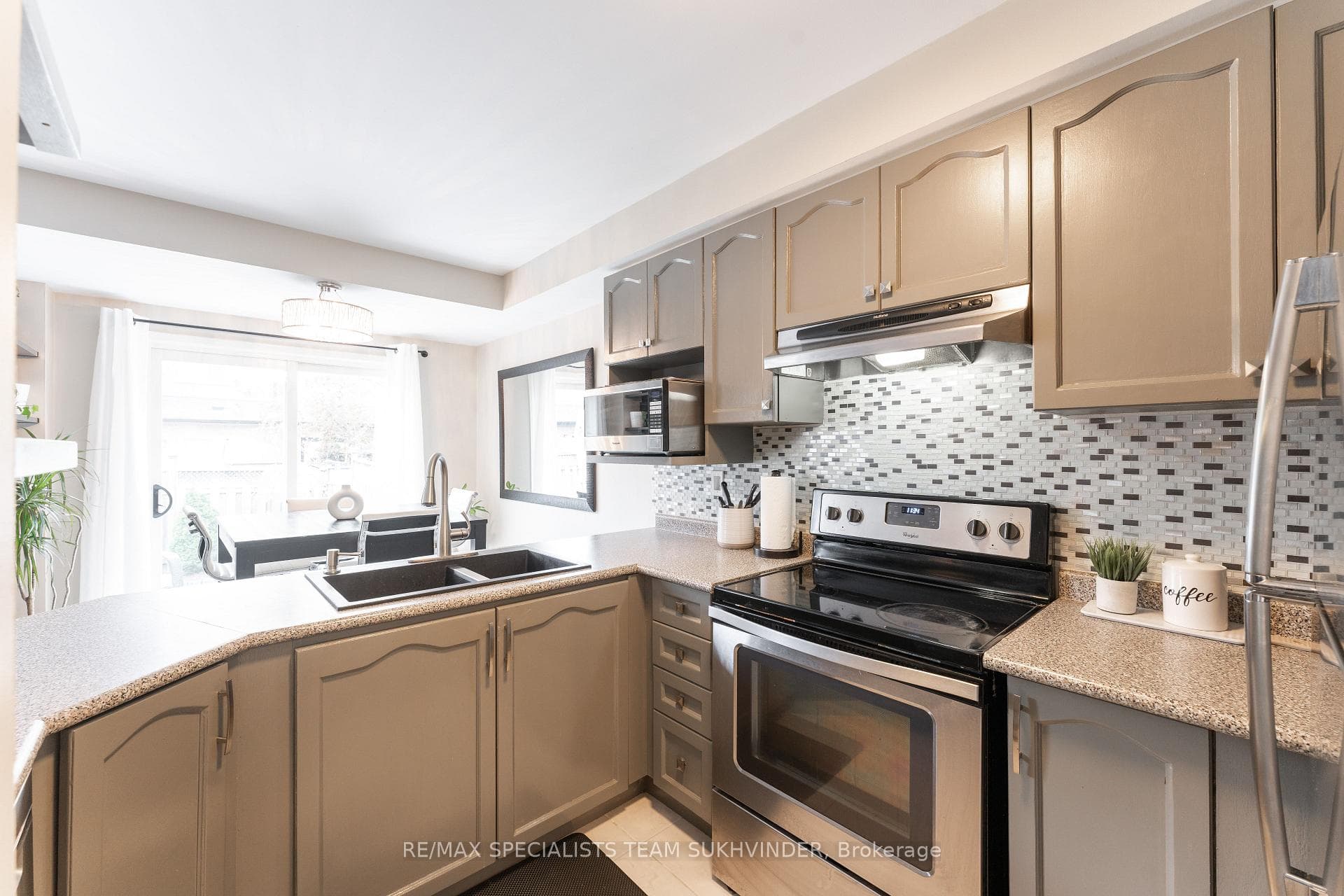 11 Queensland Crescent photo 13