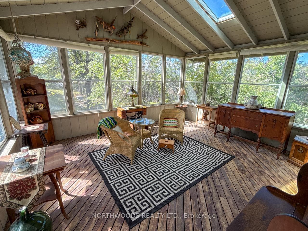 6 Woodpecker Hill photo 5