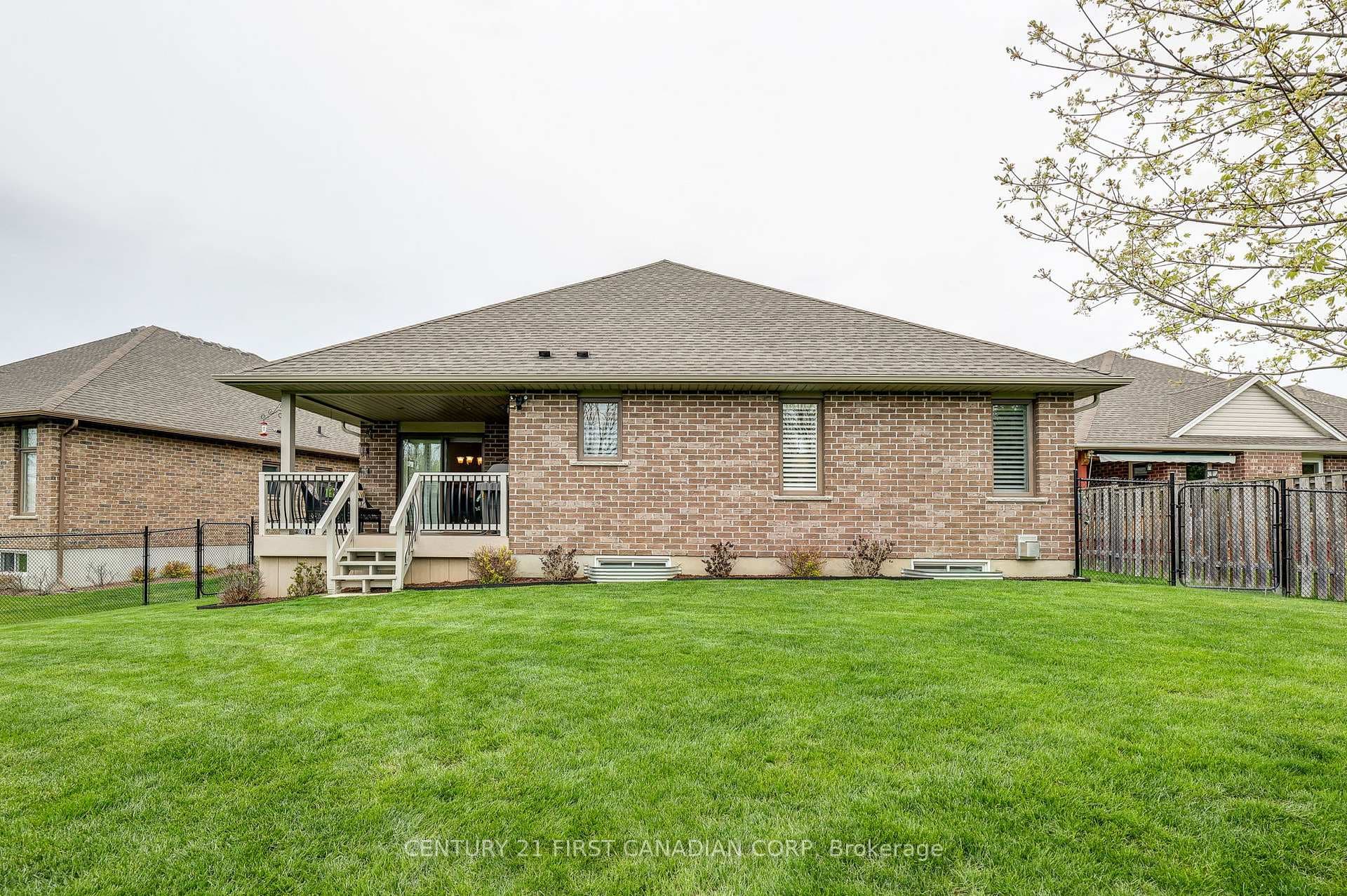 76 Westlake Drive photo 10