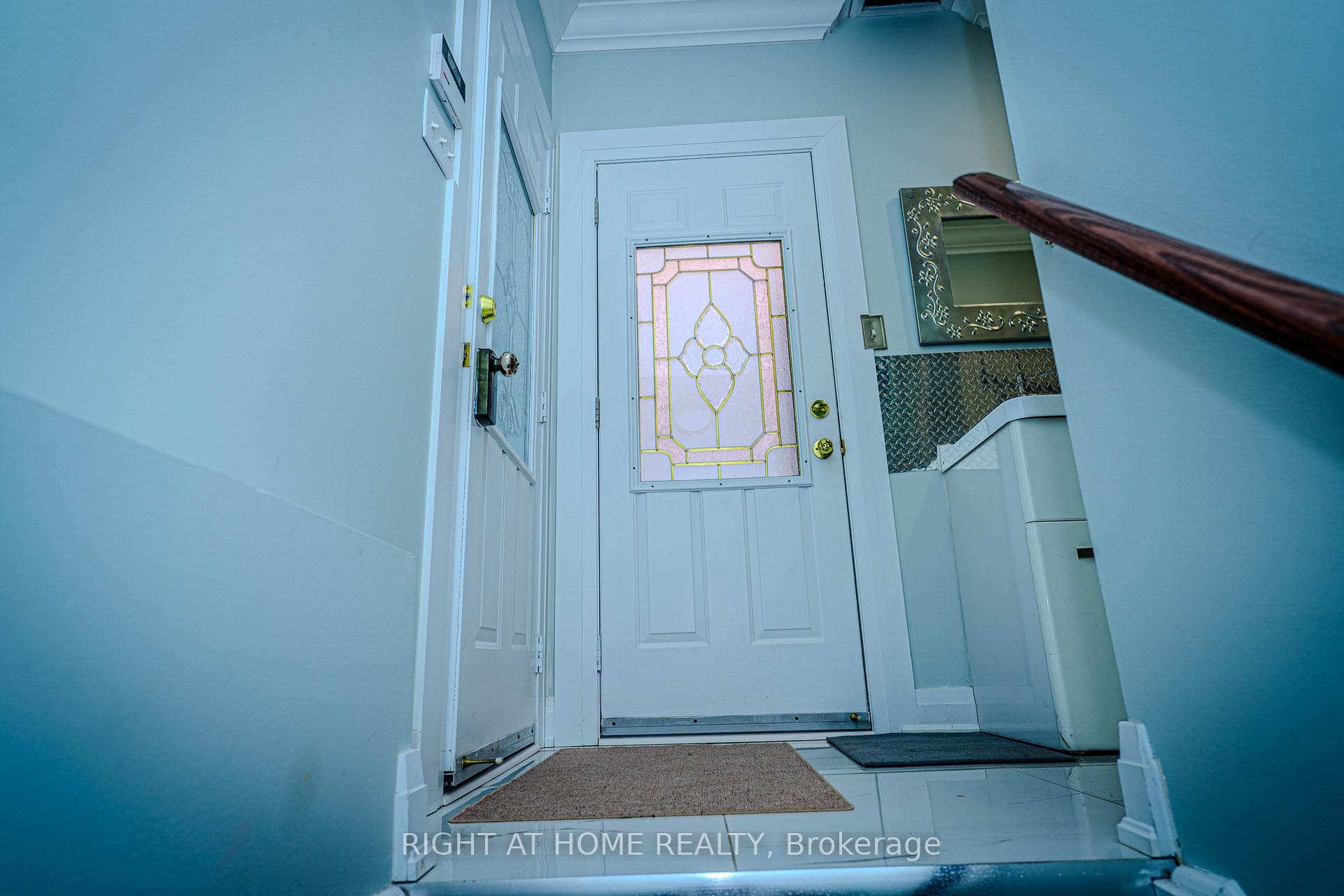9 Laurentide Crescent photo 28