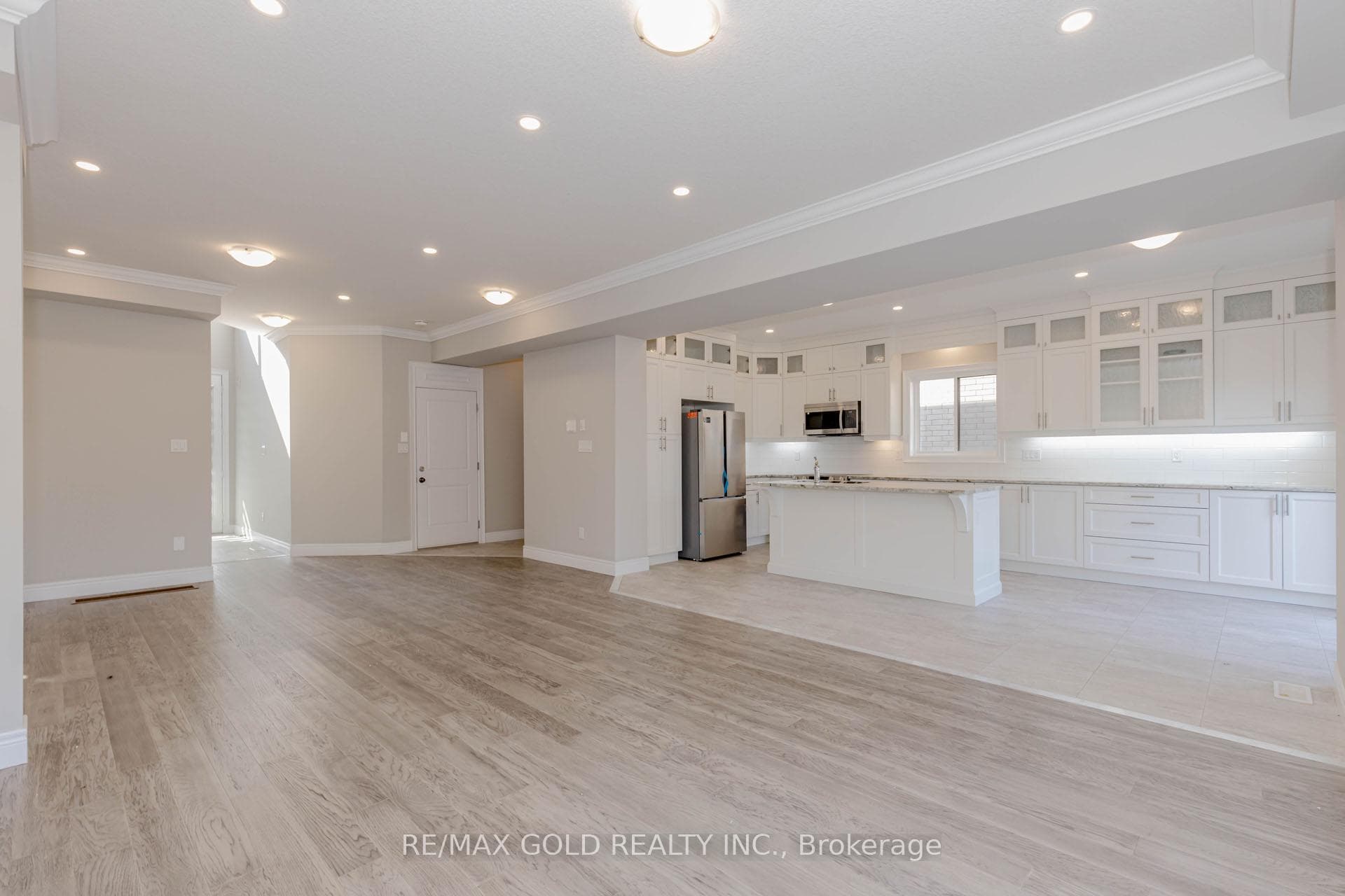 61 Eleanor Avenue Unit Upstairs photo 13