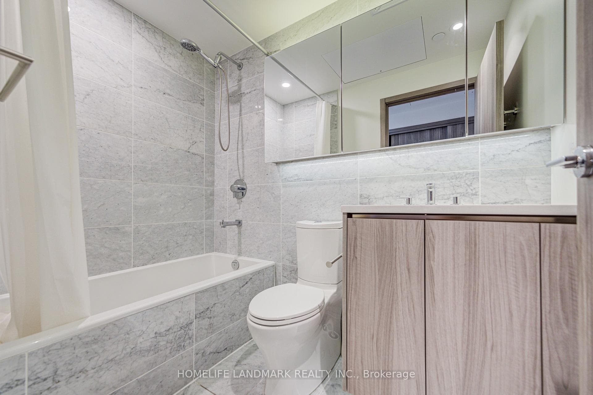 85 Mcmahon Drive Unit 2303 photo 12