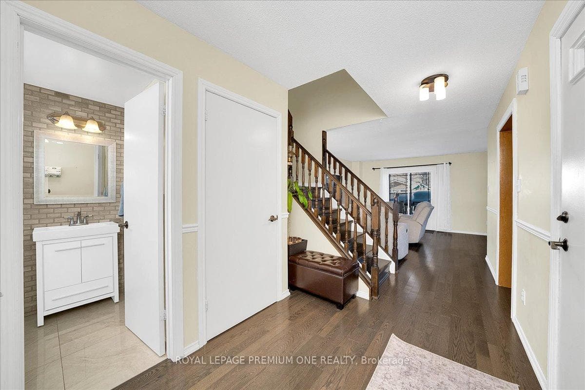 30 Mitchell Avenue photo 4