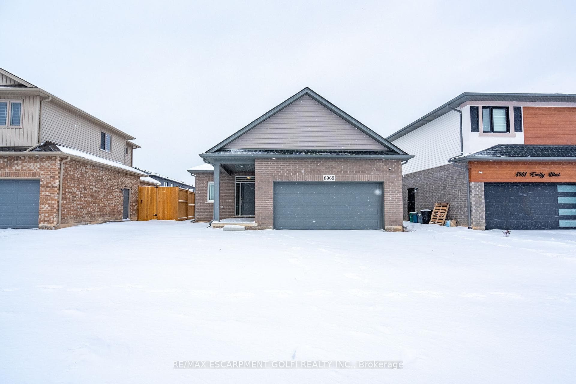 8969 Emily Boulevard Unit MAIN photo 1