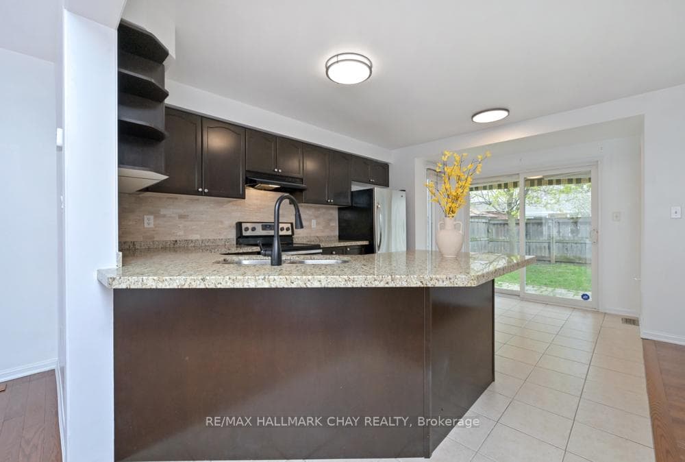 73 Kidd Crescent photo 9