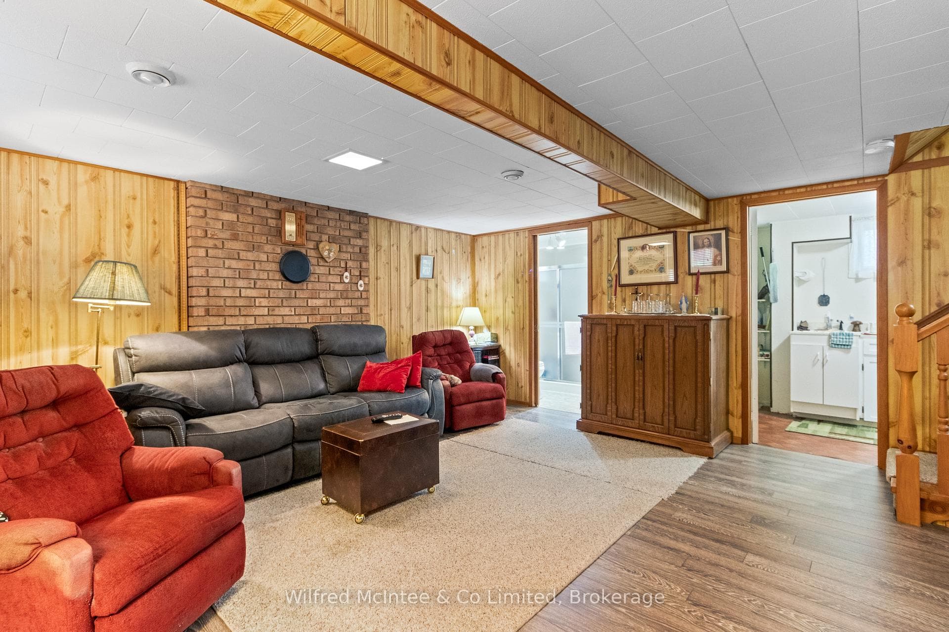 455 Bruce Street photo 37