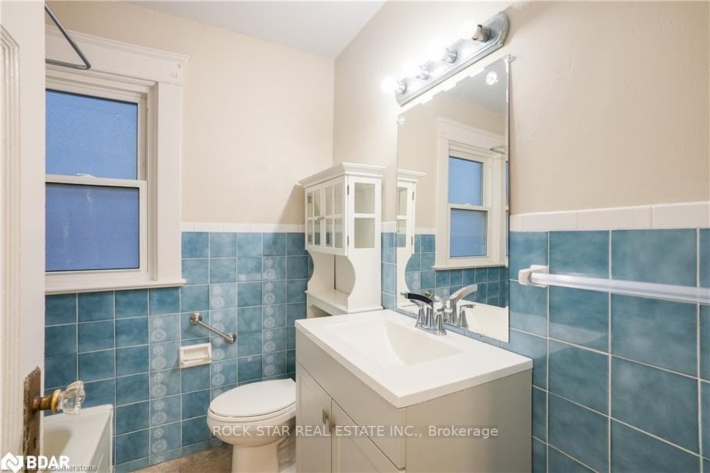 115 Balsam Avenue Unit Upper photo 18