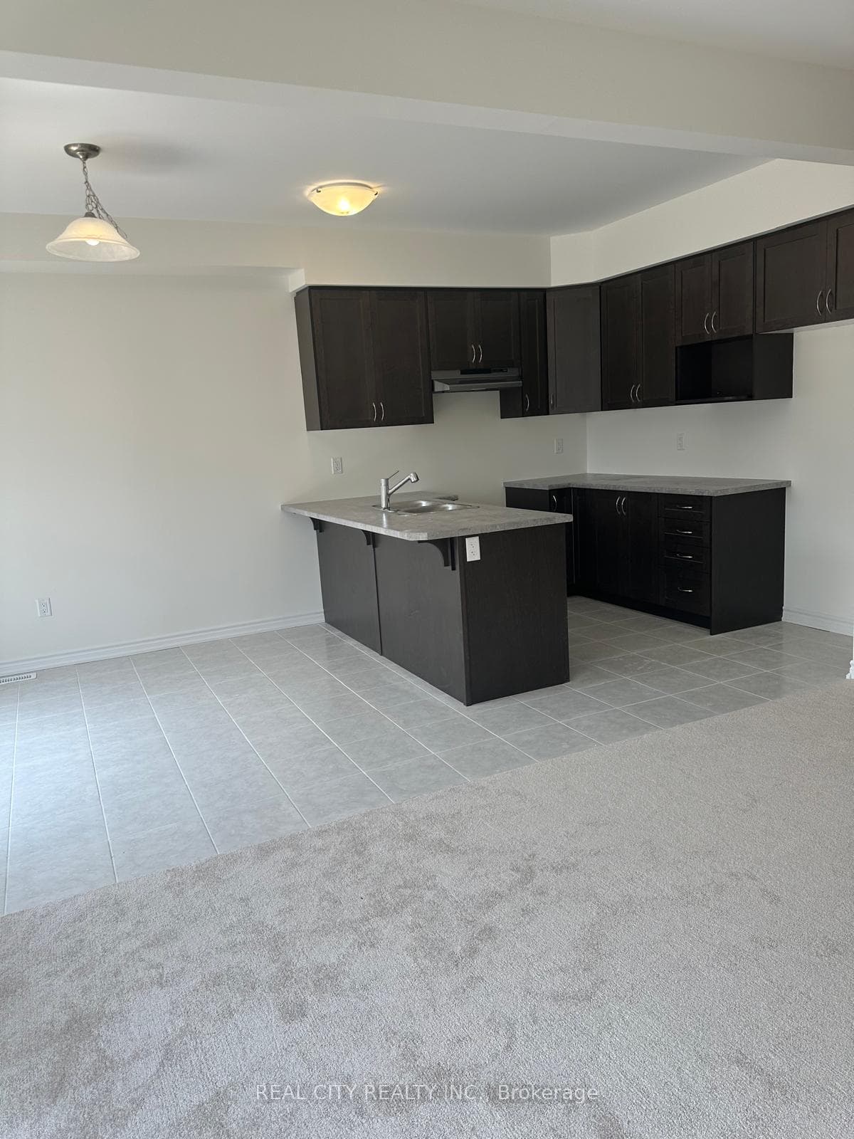 88 Macklin Street photo 4