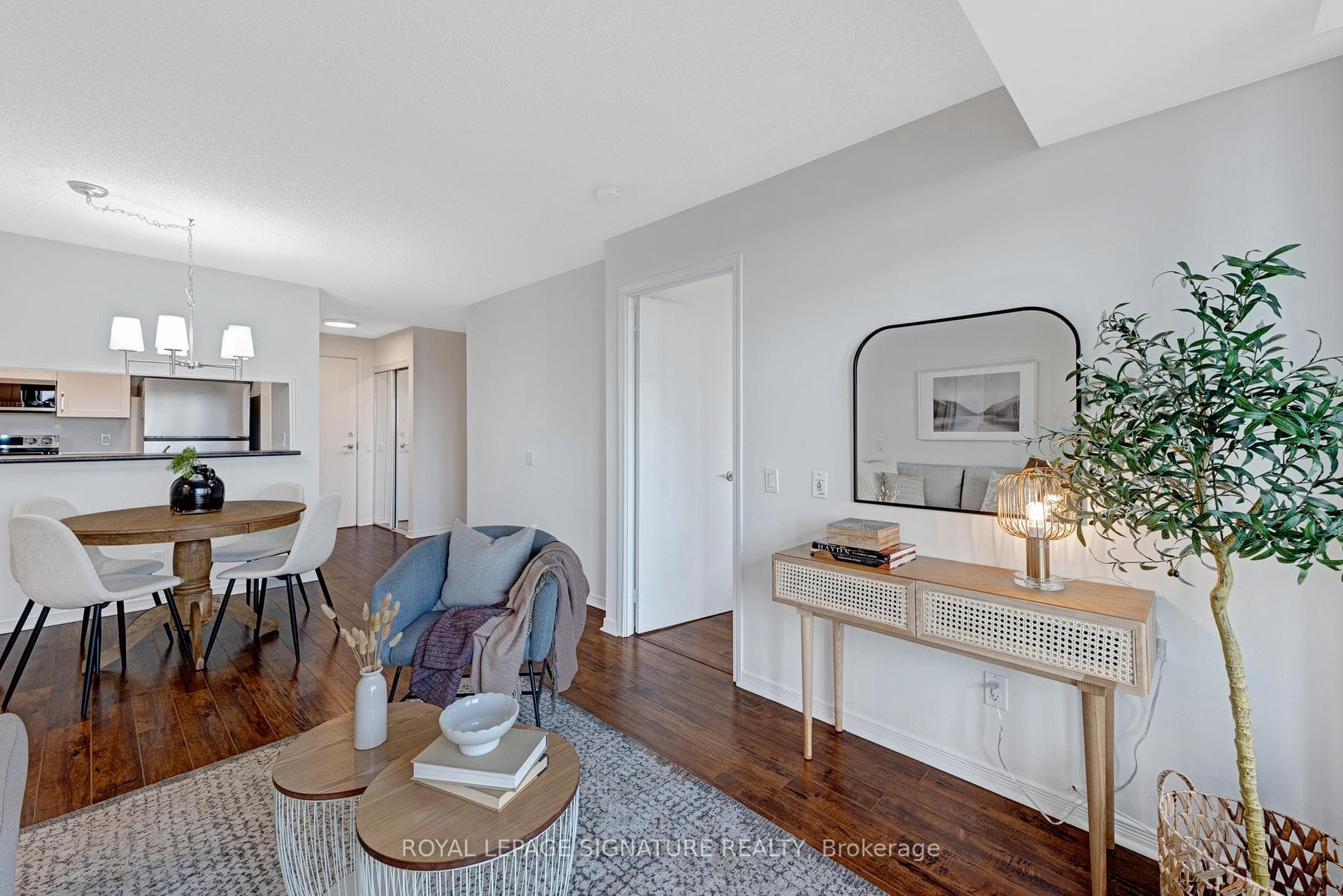 1200 The Esplanade N/A Unit 812 photo 4
