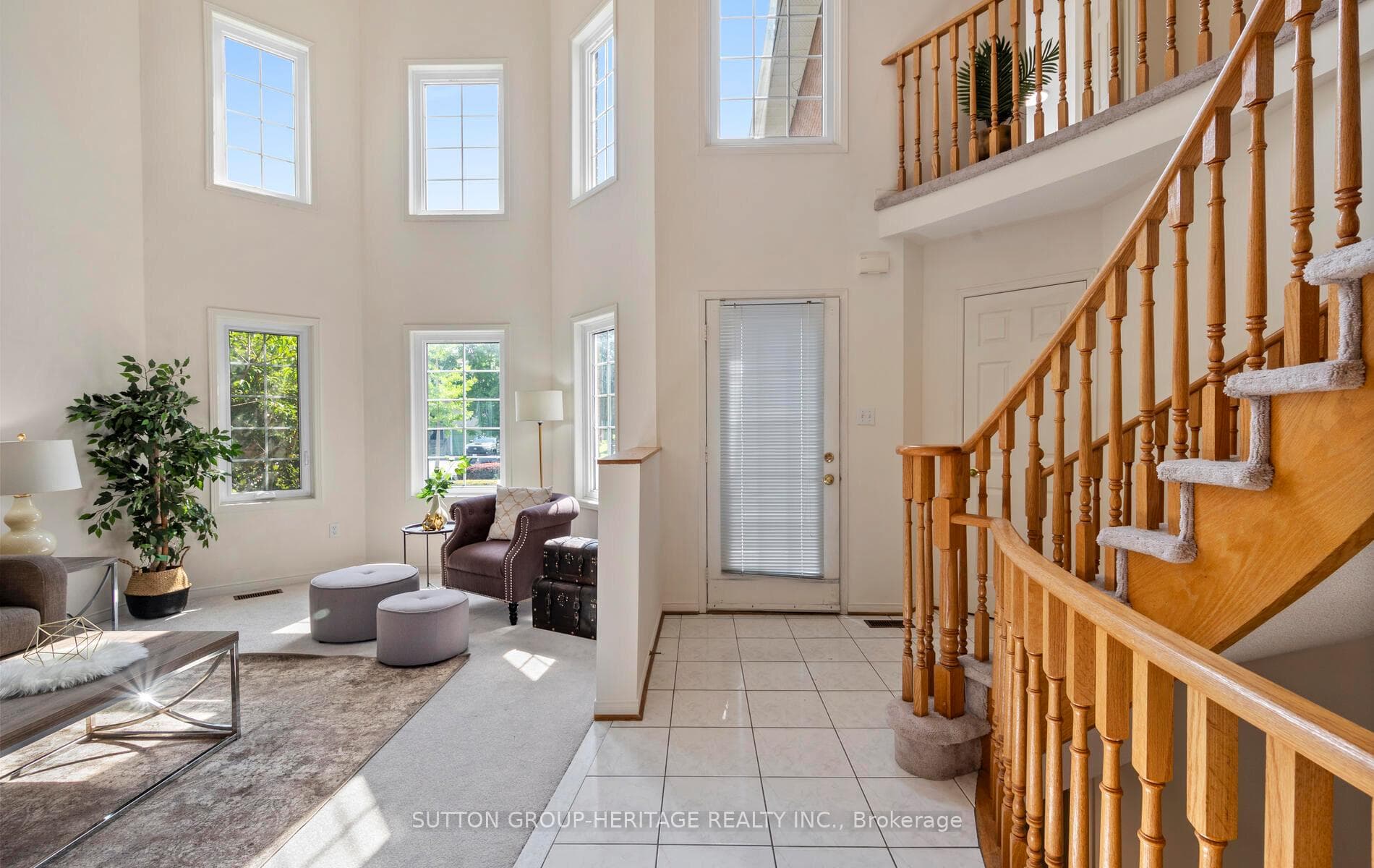 39 Pogson Drive photo 3