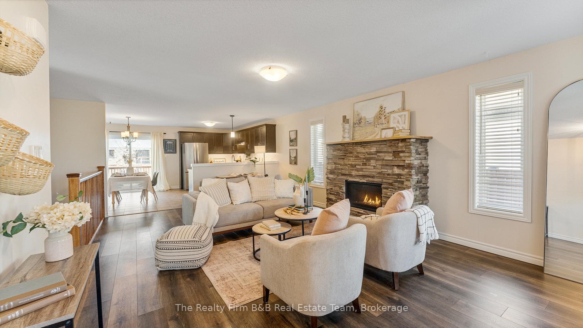 6 Fraser Lane photo 7