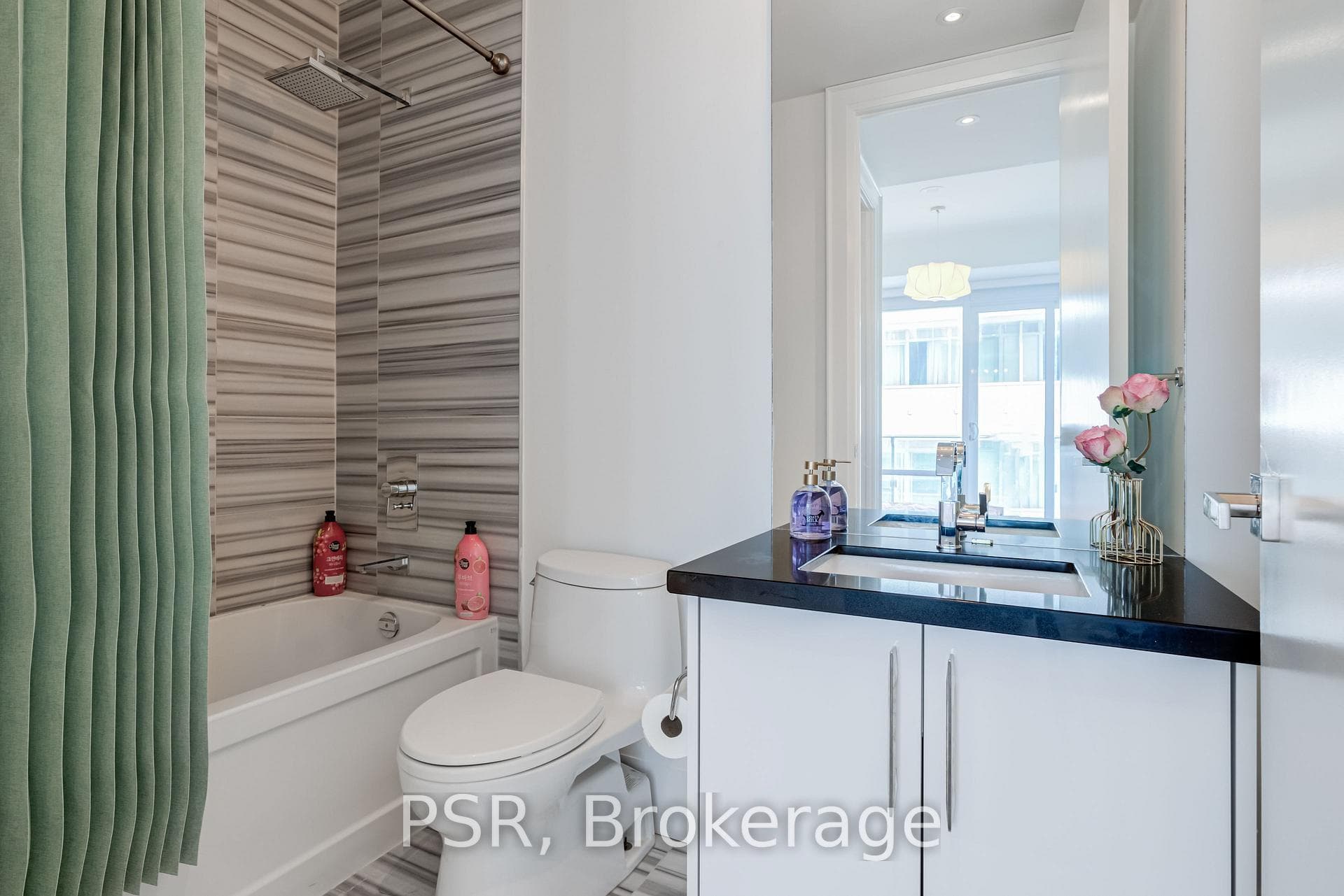 29 Queens Quay Unit 603 photo 20