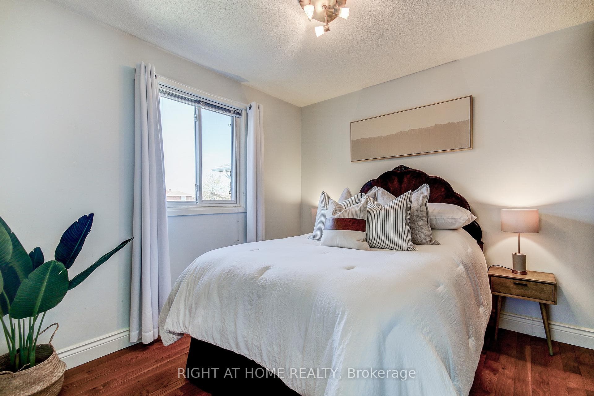 6 Willerton Close photo 24
