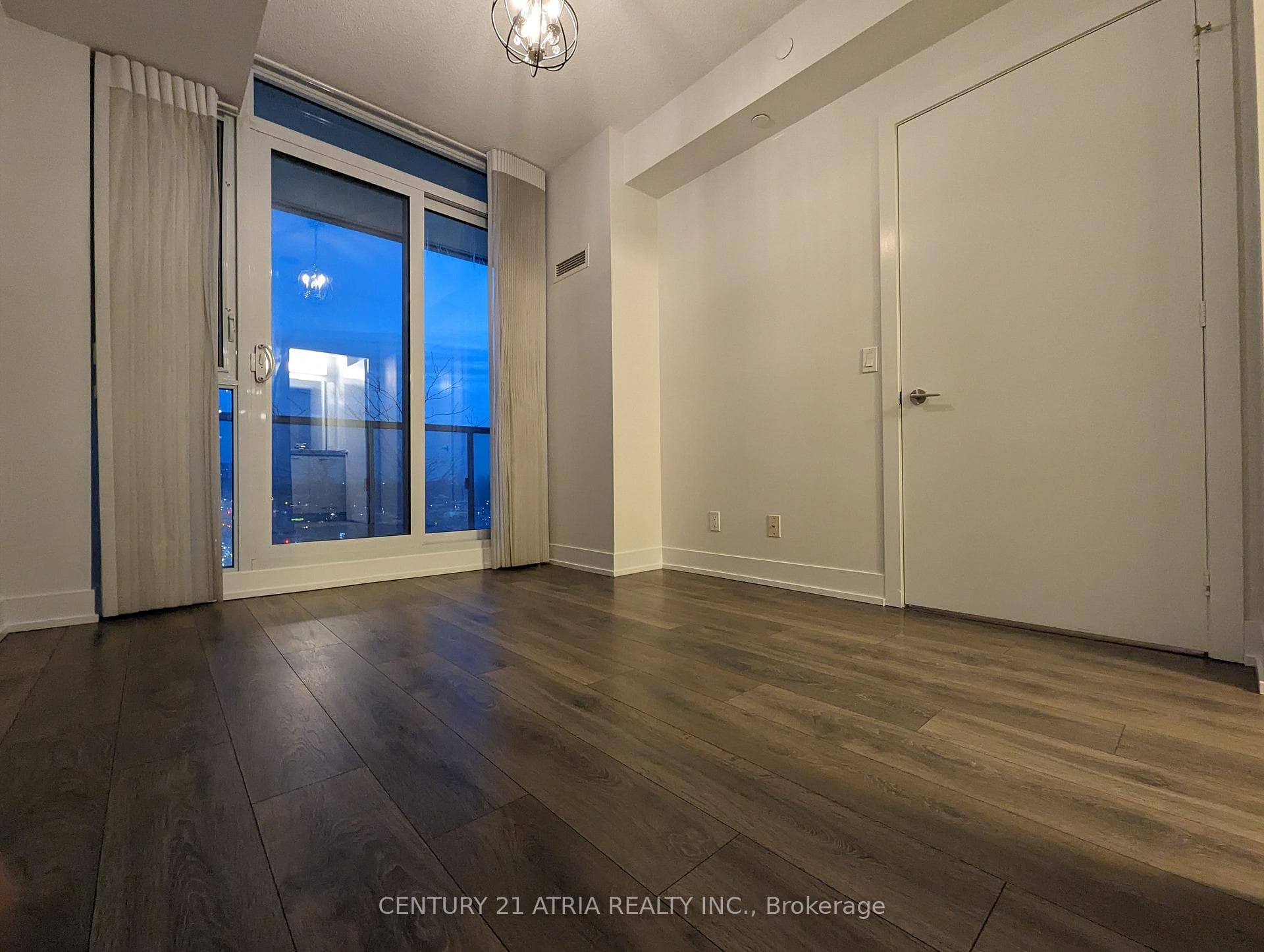 9471 Yonge Street Unit 1018 photo 24