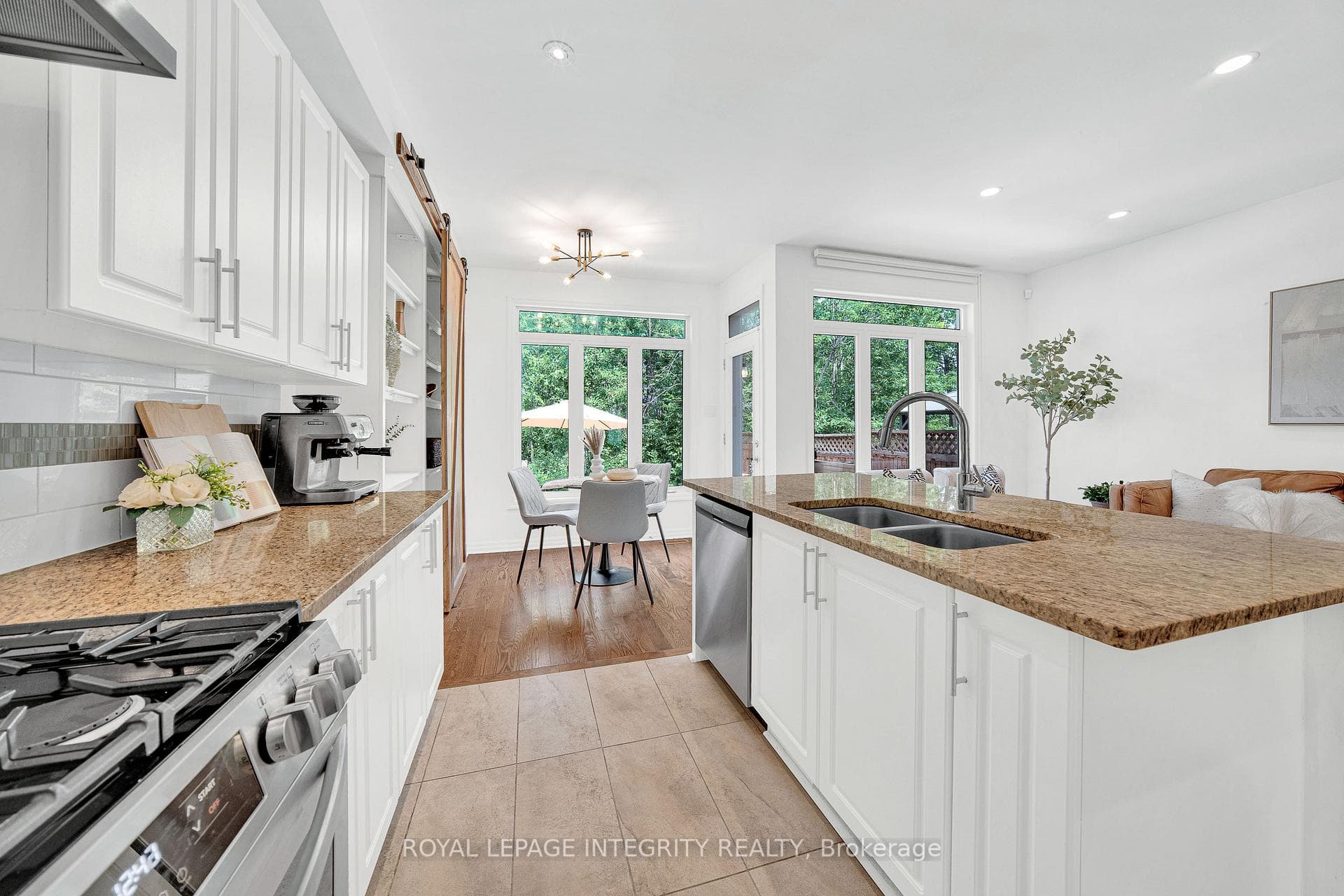 114 Hawkeswood Drive photo 17
