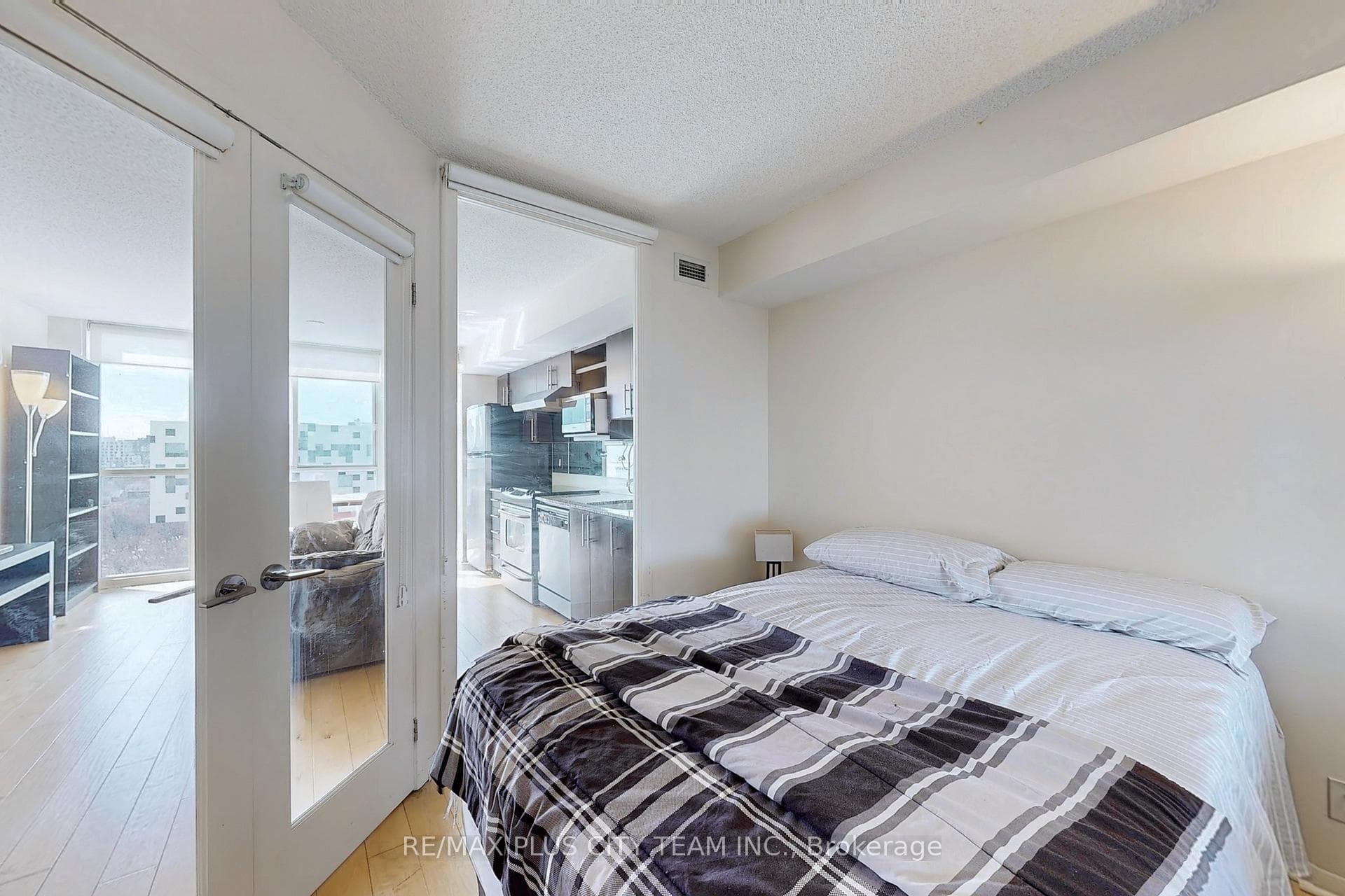 96 St Patrick Street Unit 1412 photo 10
