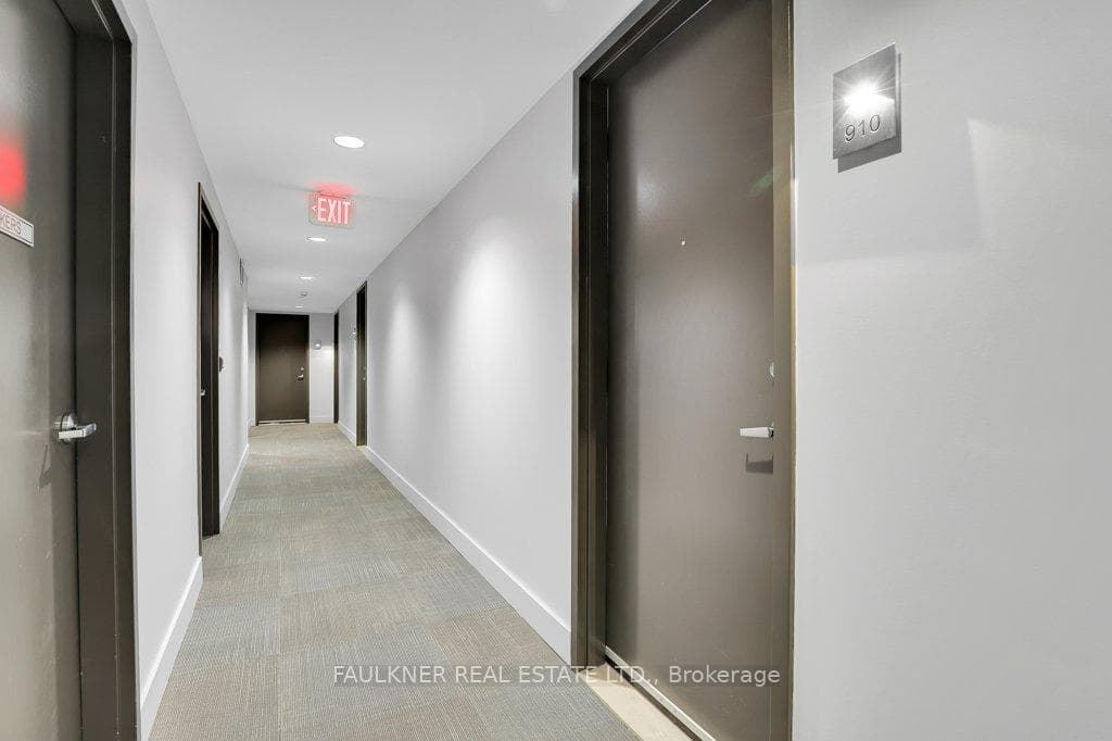 100 Champagne Avenue Unit 910 photo 4