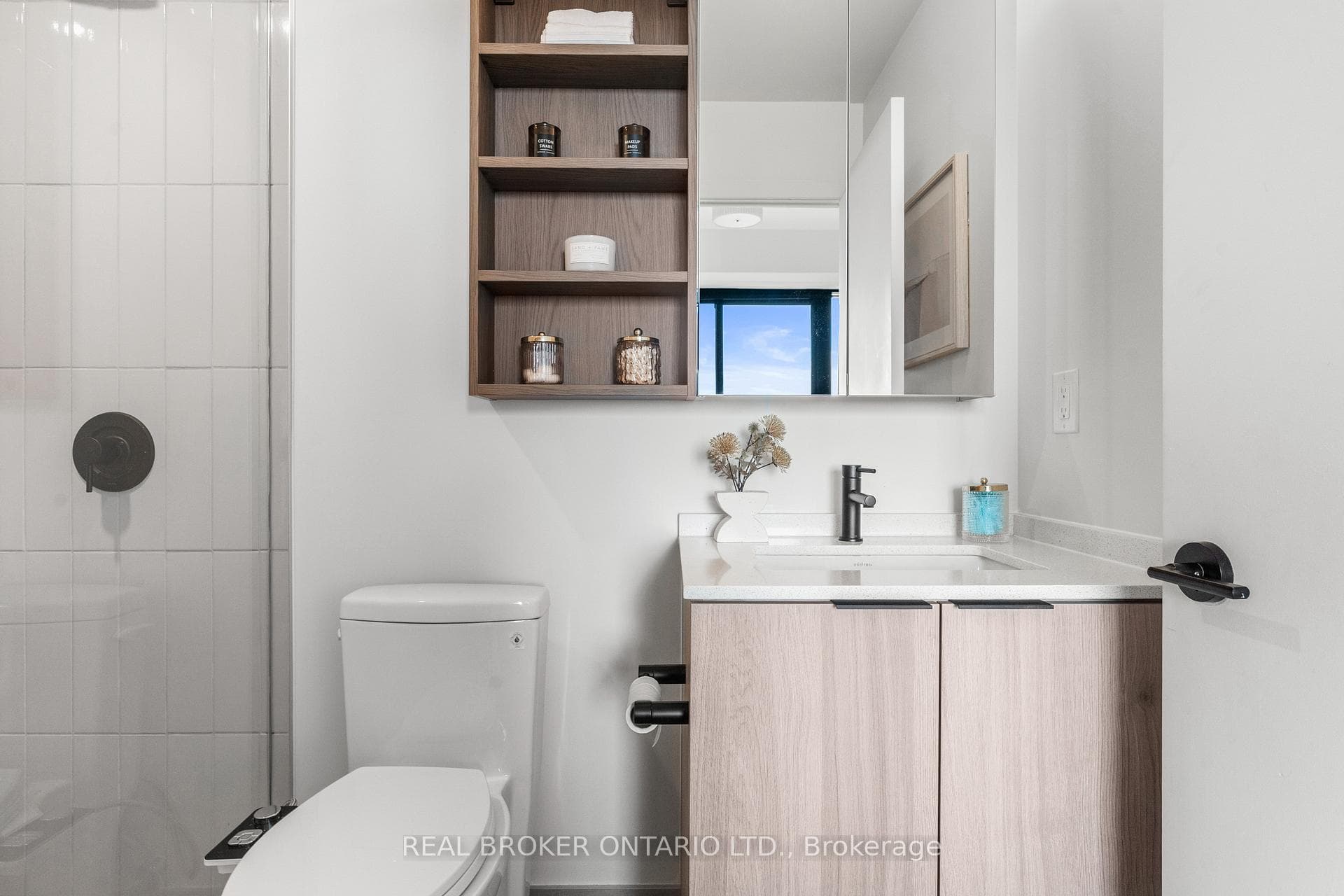 181 Sterling Road Unit 902 photo 13