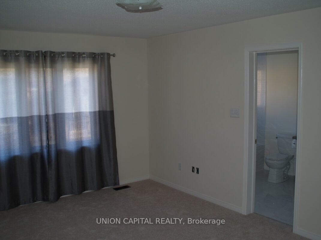 1222 Blencowe Crescent photo 8