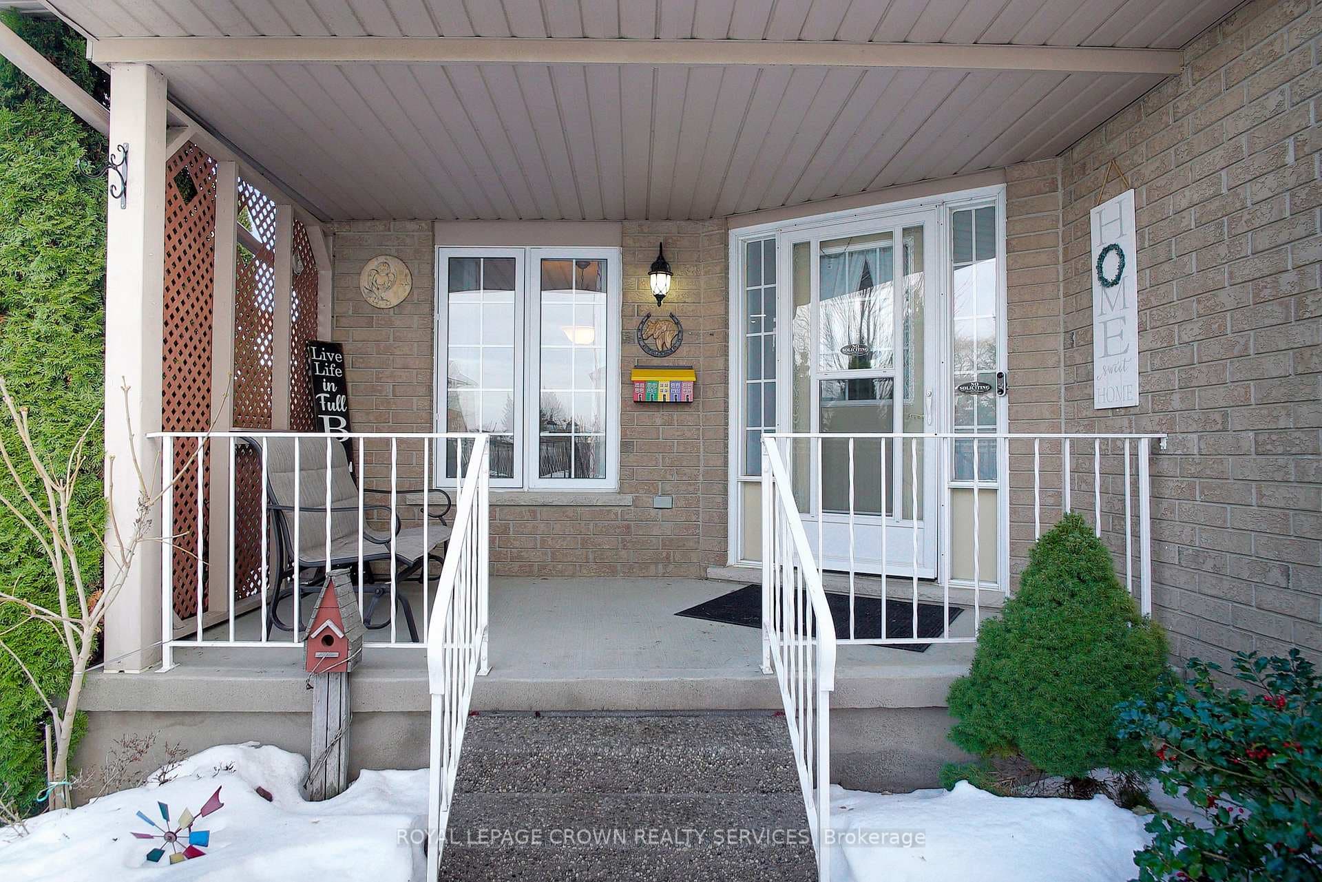 160 Gatehouse Drive photo 3