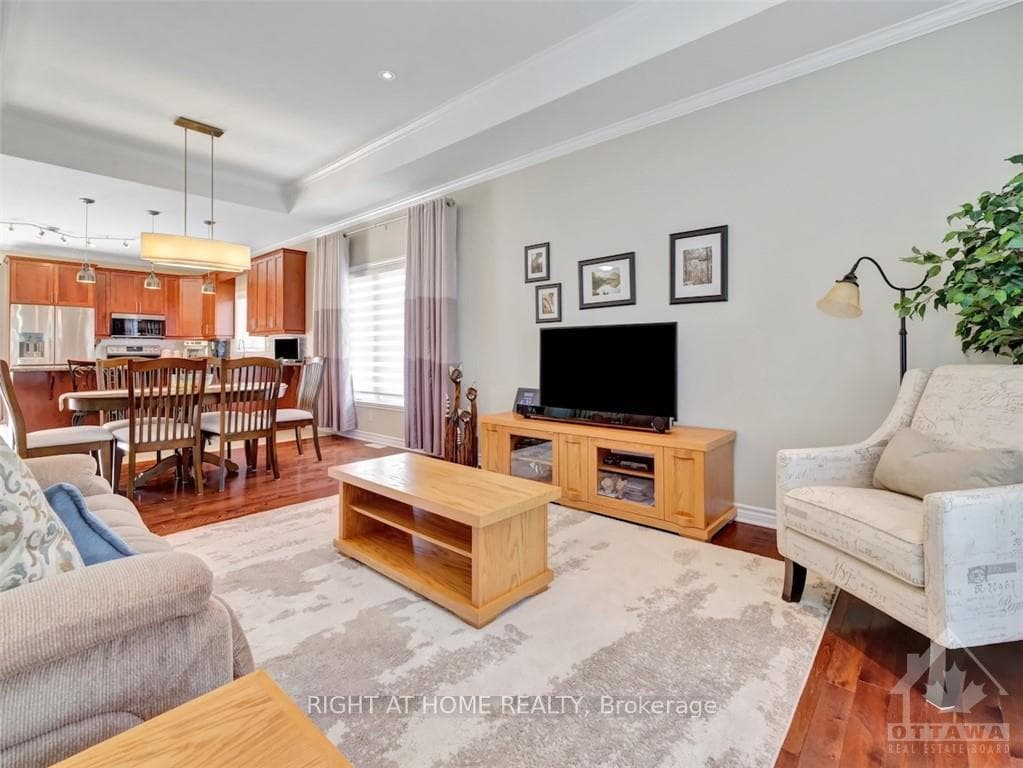 872 OCEANE Street photo 6