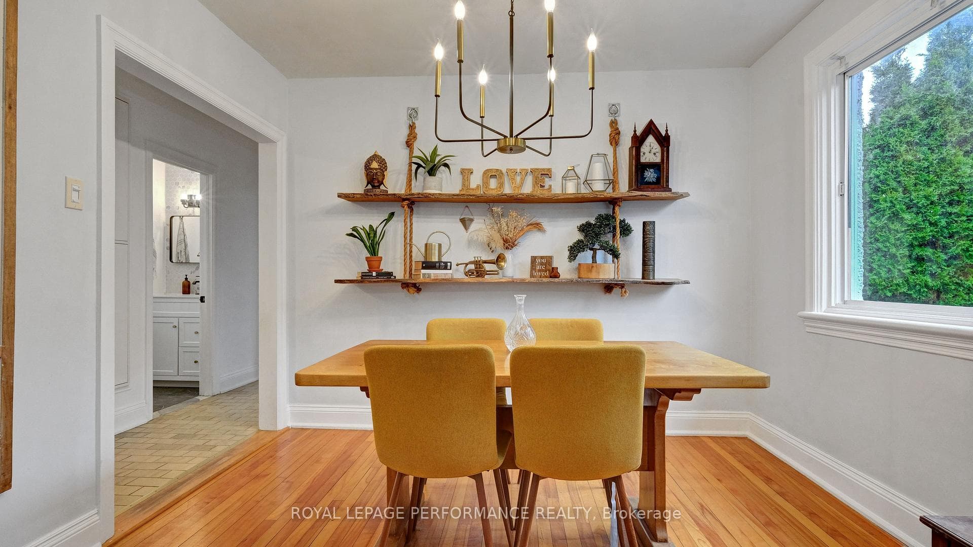 319 Frontenac Street photo 6