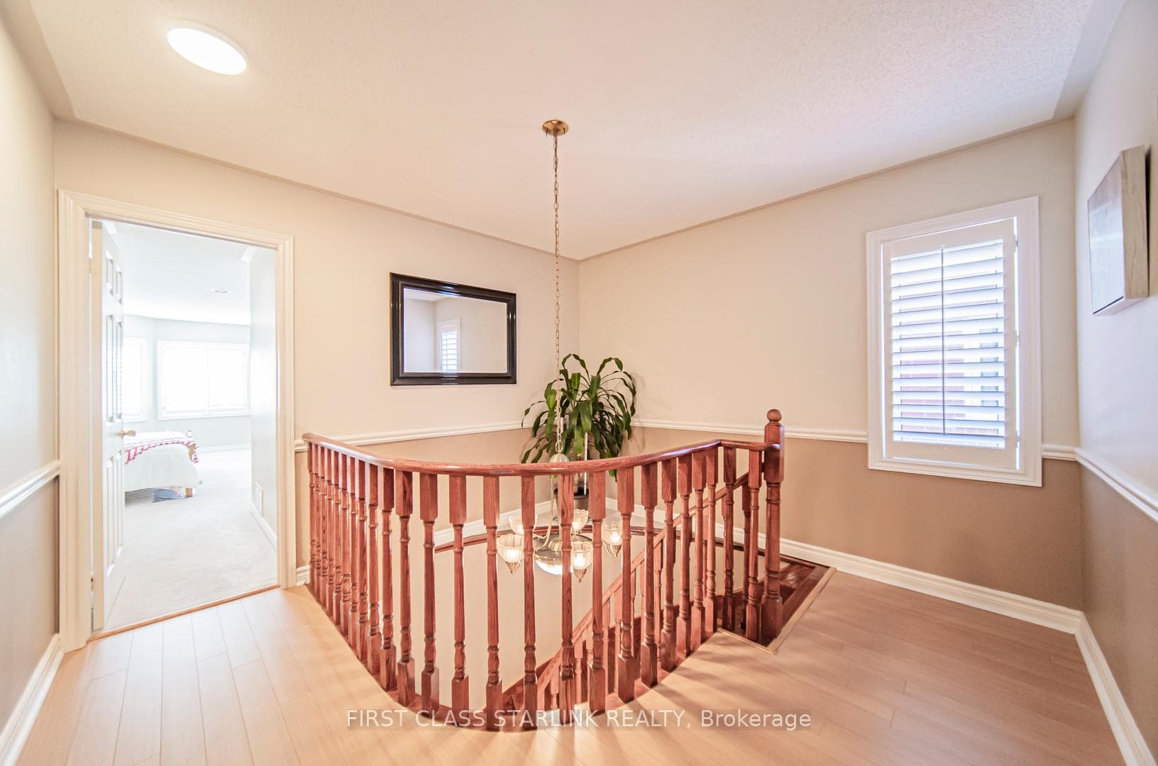 2576 Strathmore Crescent photo 20