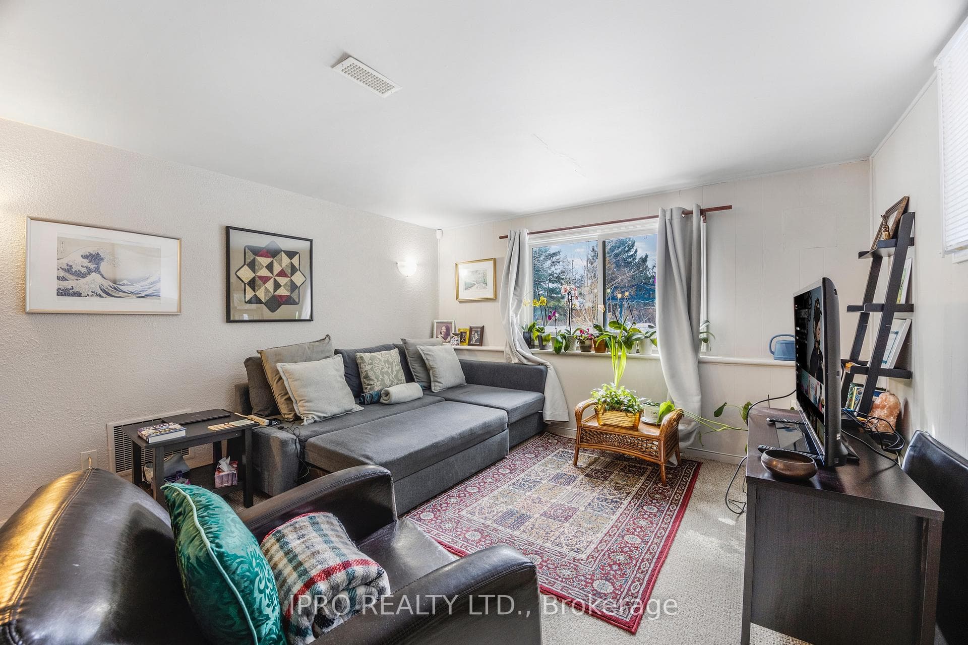 504 Stewart Street photo 19