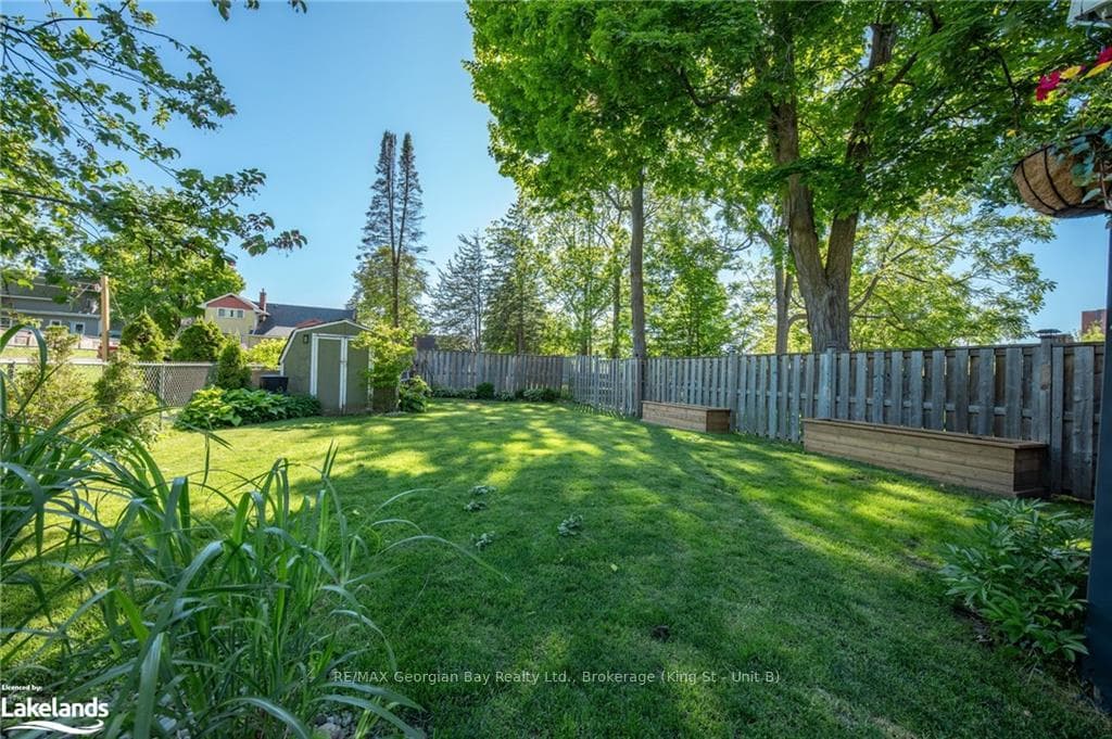 354 QUEEN Street photo 42
