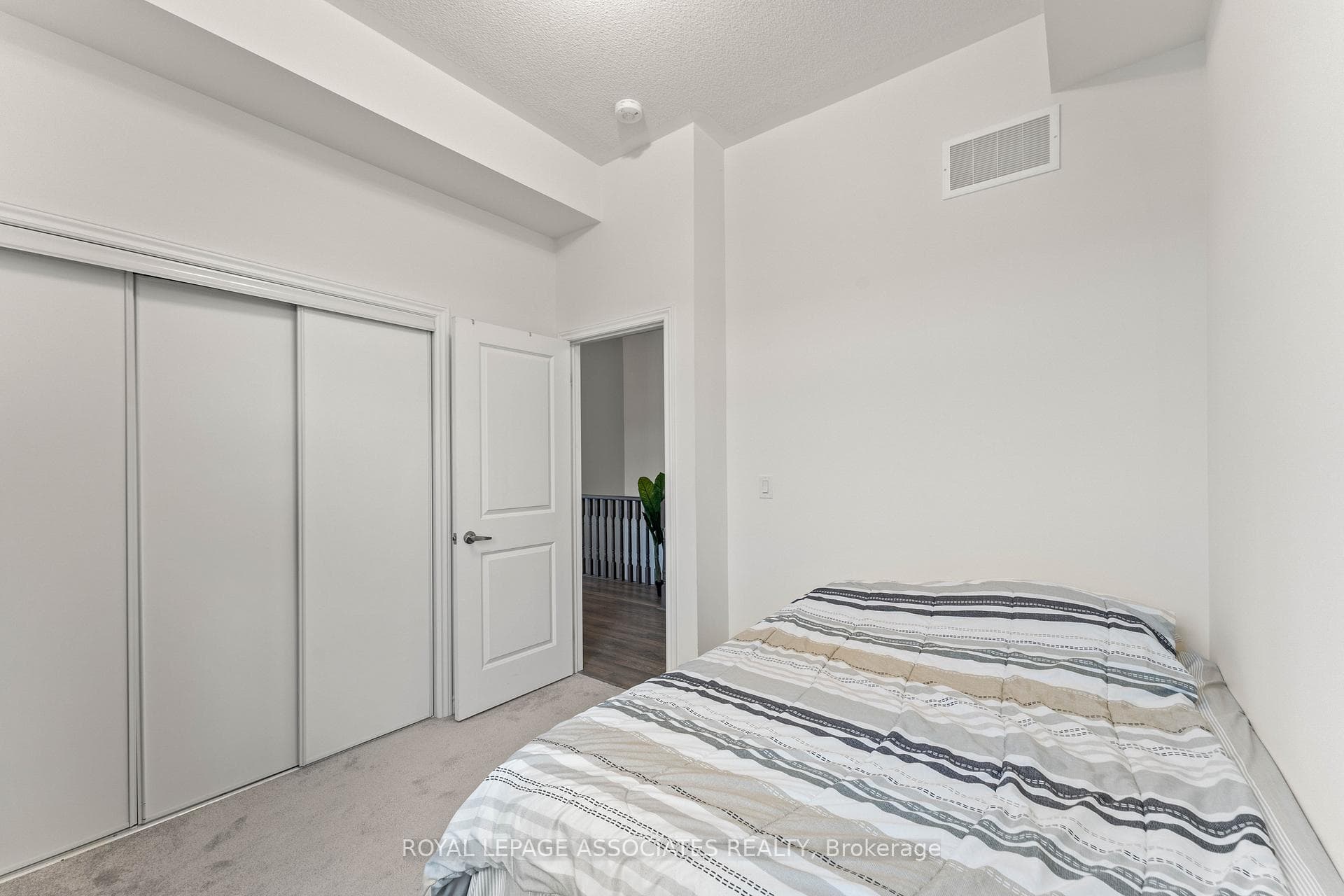 60 Halliford Place Unit 706 photo 18