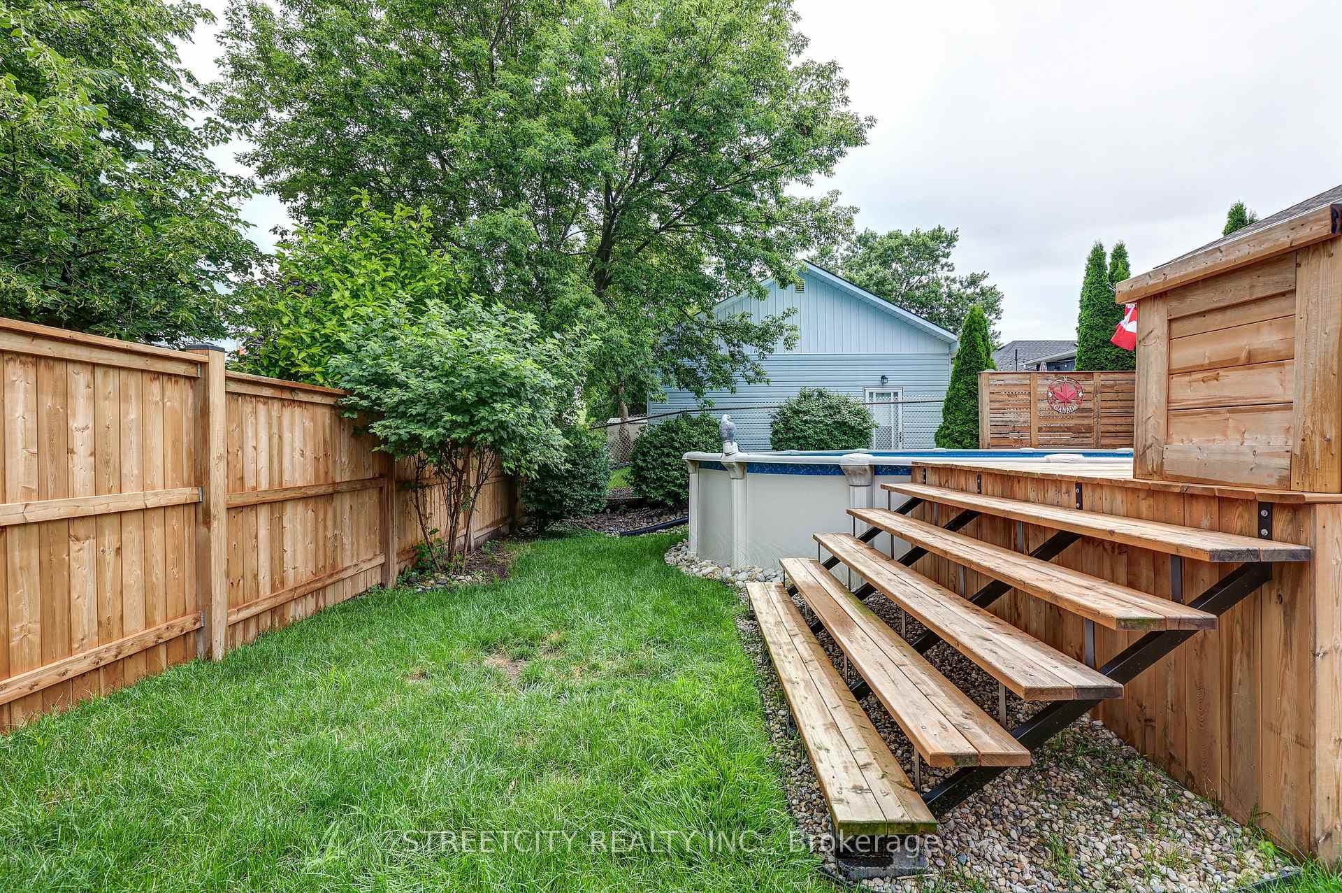 162 Myrtle Street photo 36