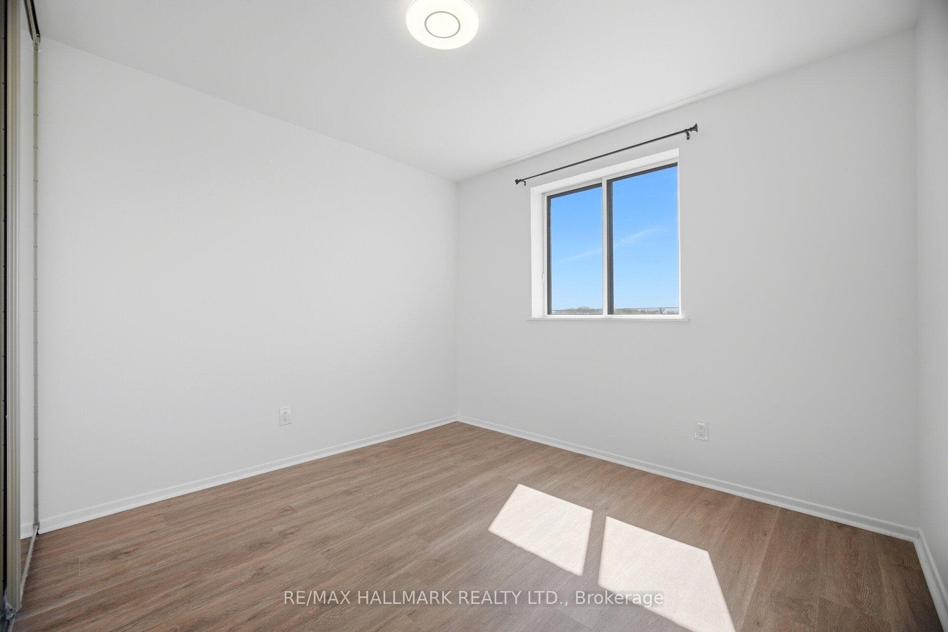 3025 The Credit Woodlands Drive Unit 314 photo 18