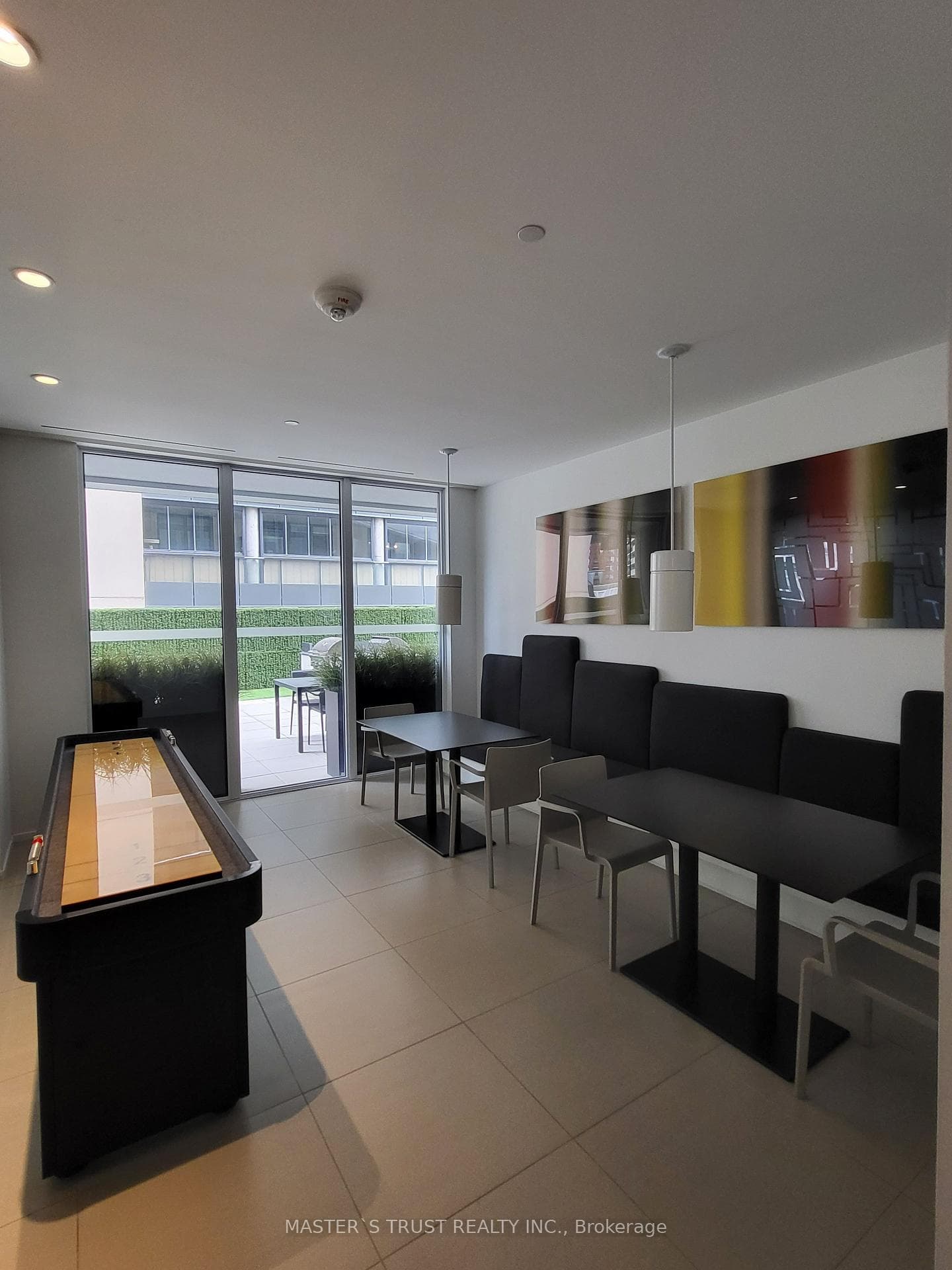 68 Shuter Street Unit 1106 photo 4
