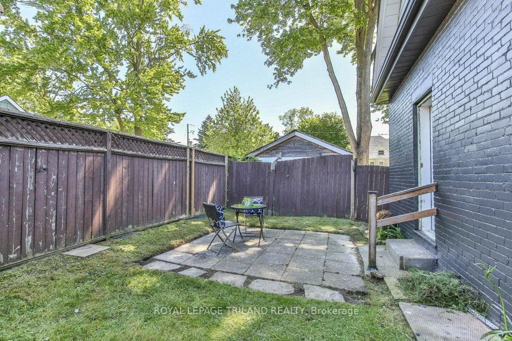 93 MALAKOFF Street photo 37