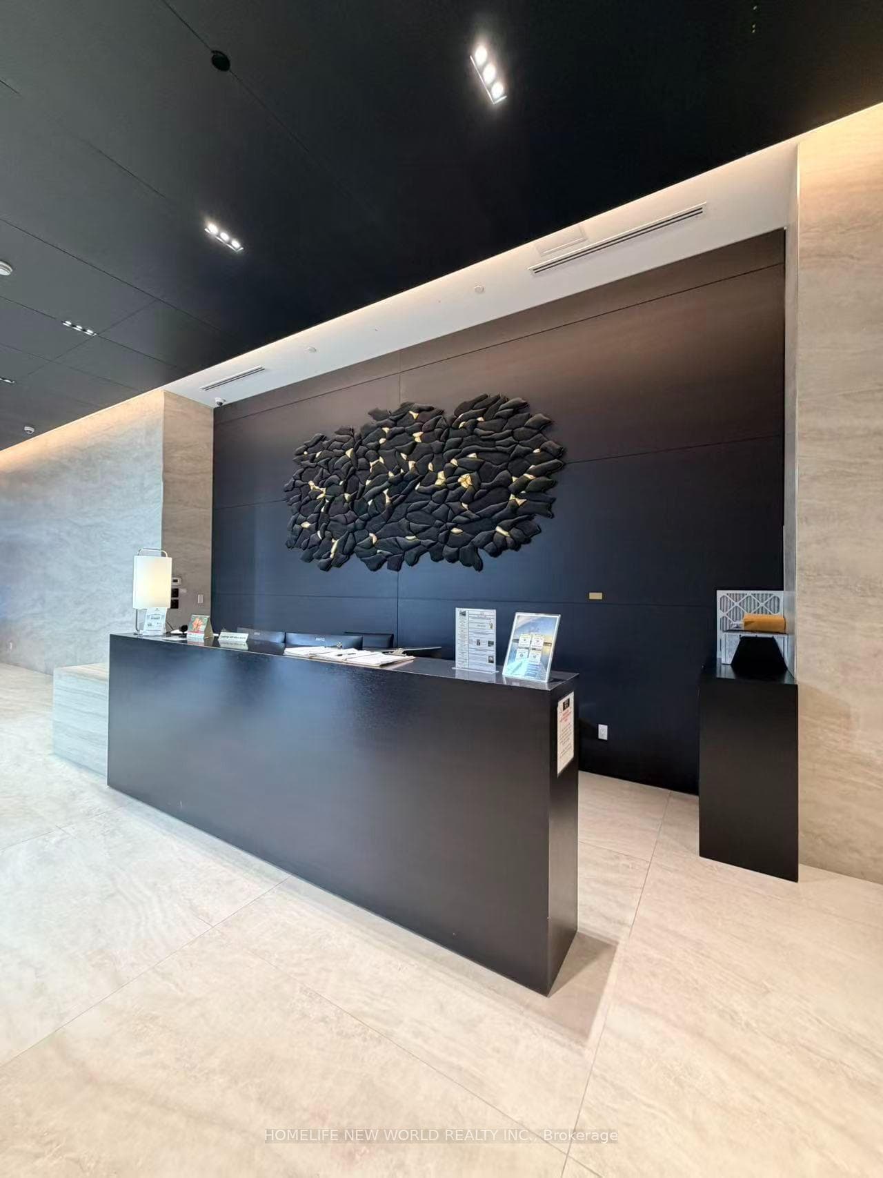 2221 Yonge Street Unit 2403 photo 20
