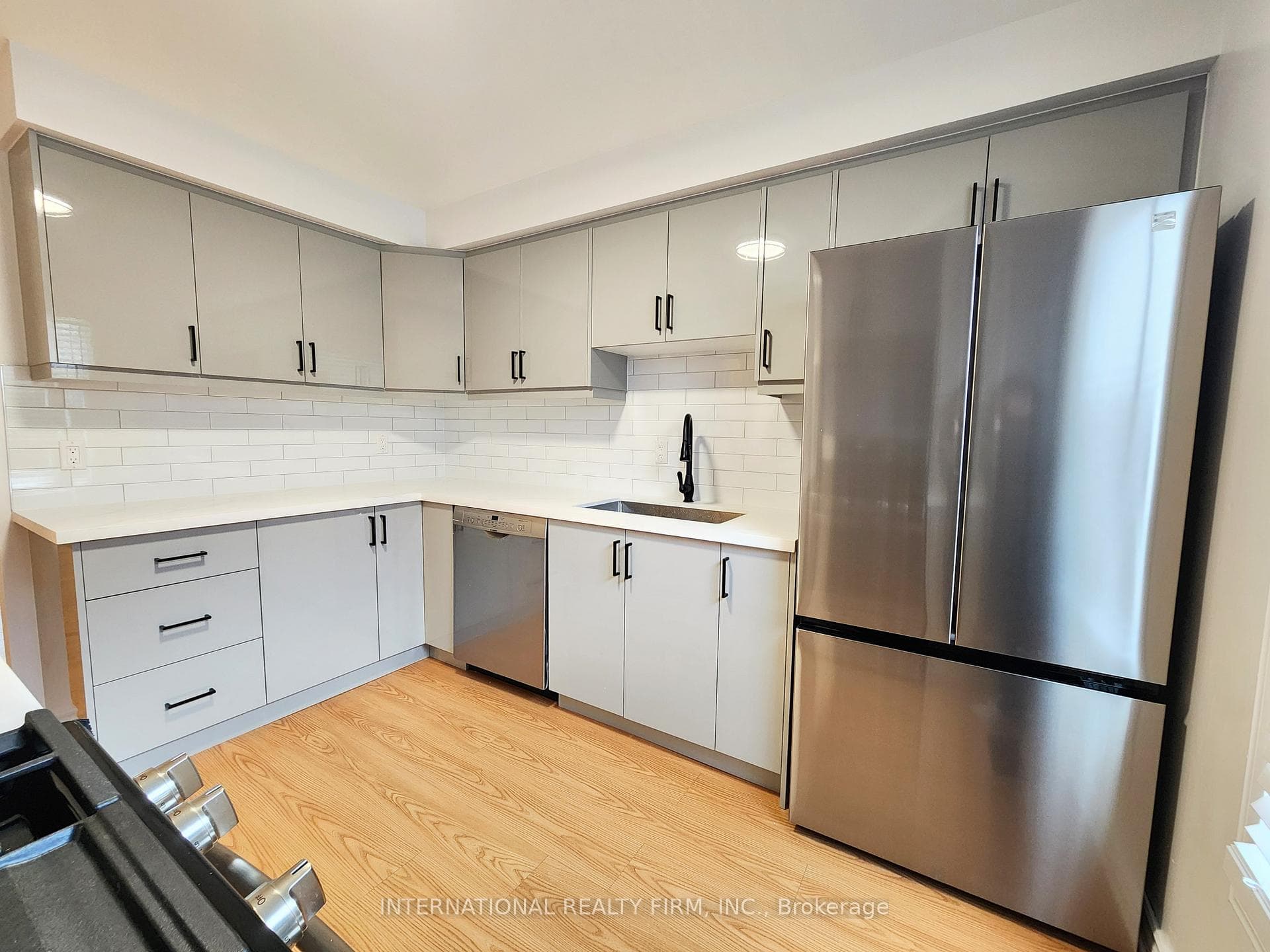 900 Dundas Street Unit 14 photo 13