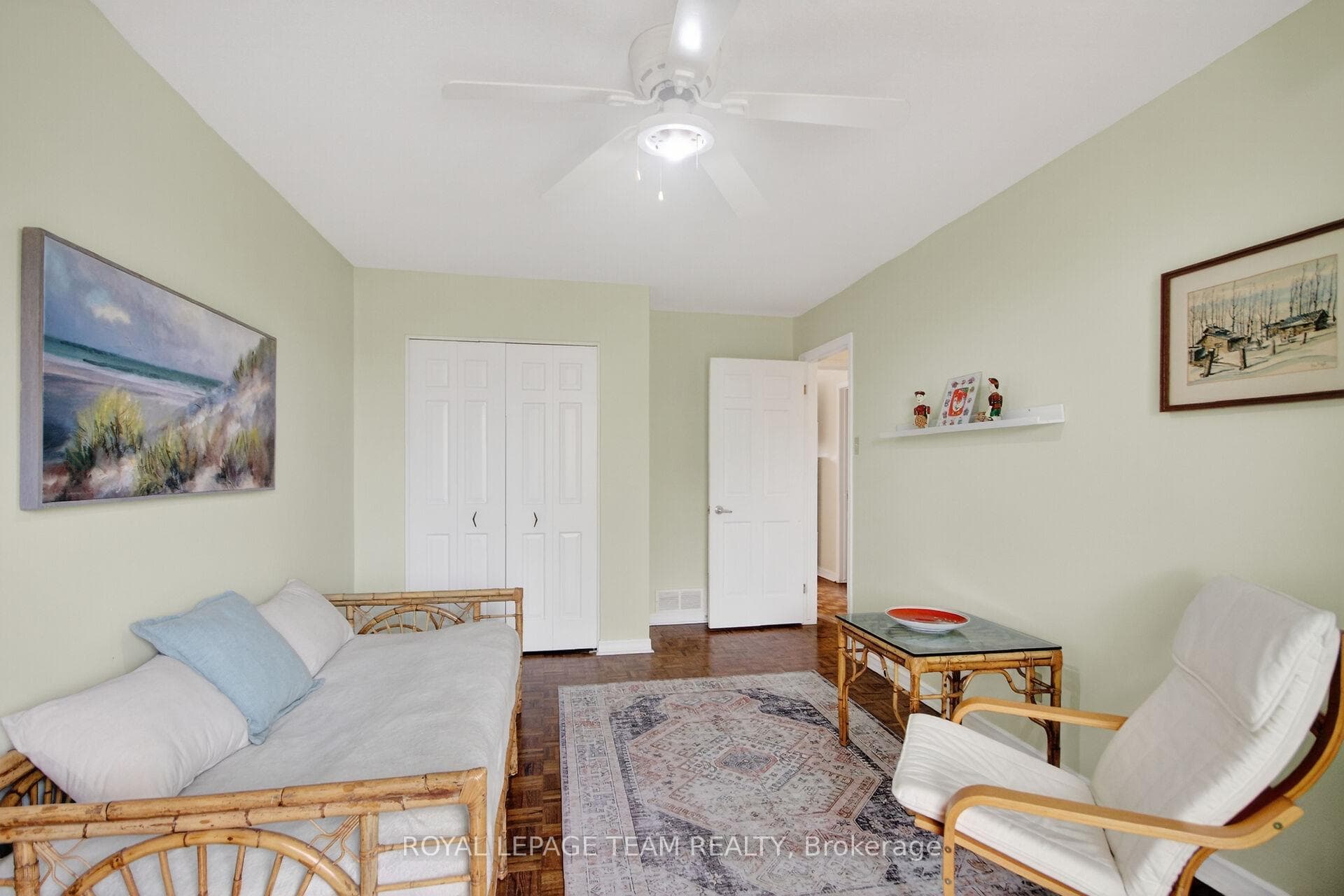 136 James Cummings Avenue photo 26