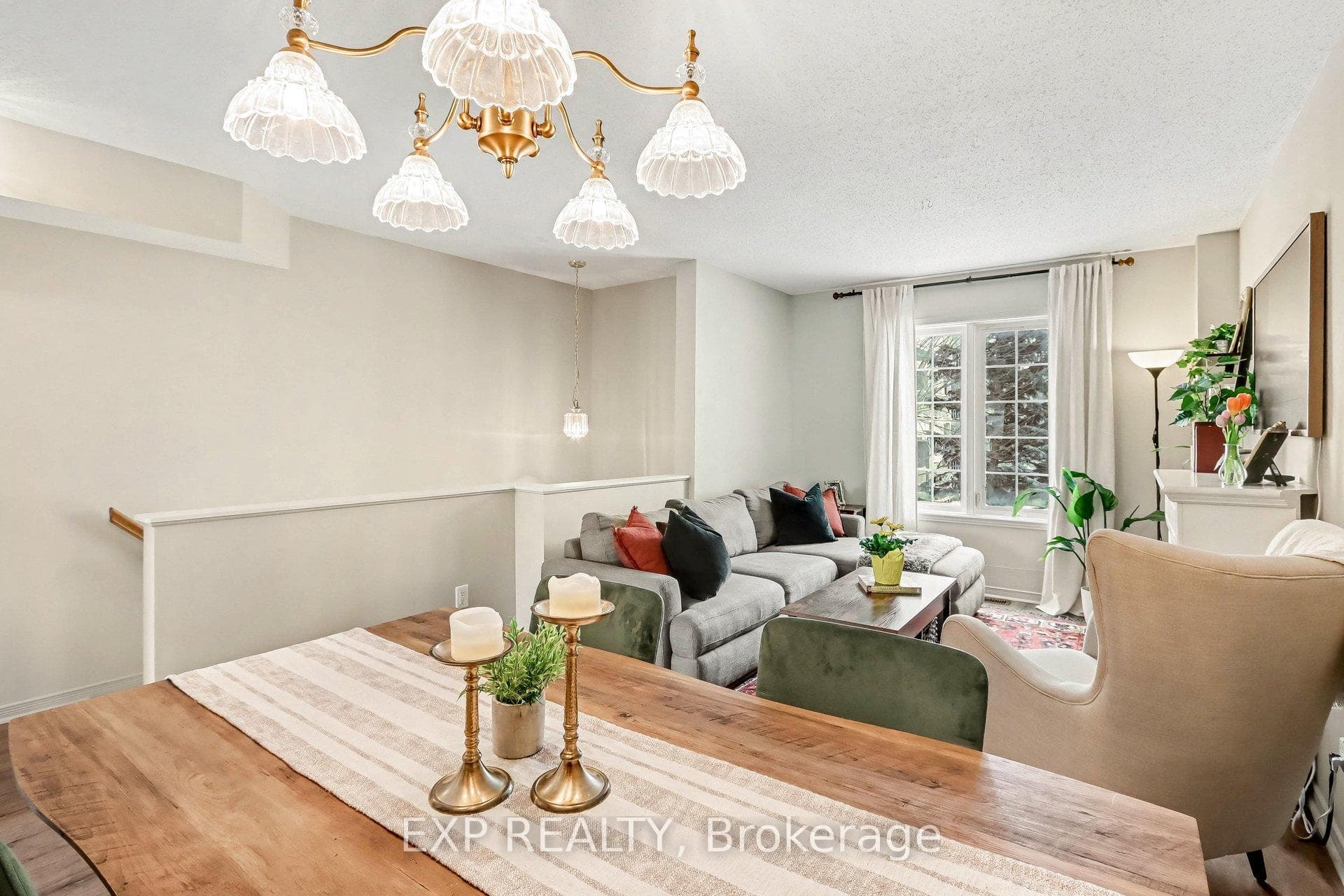 211 Gershwin Private photo 6