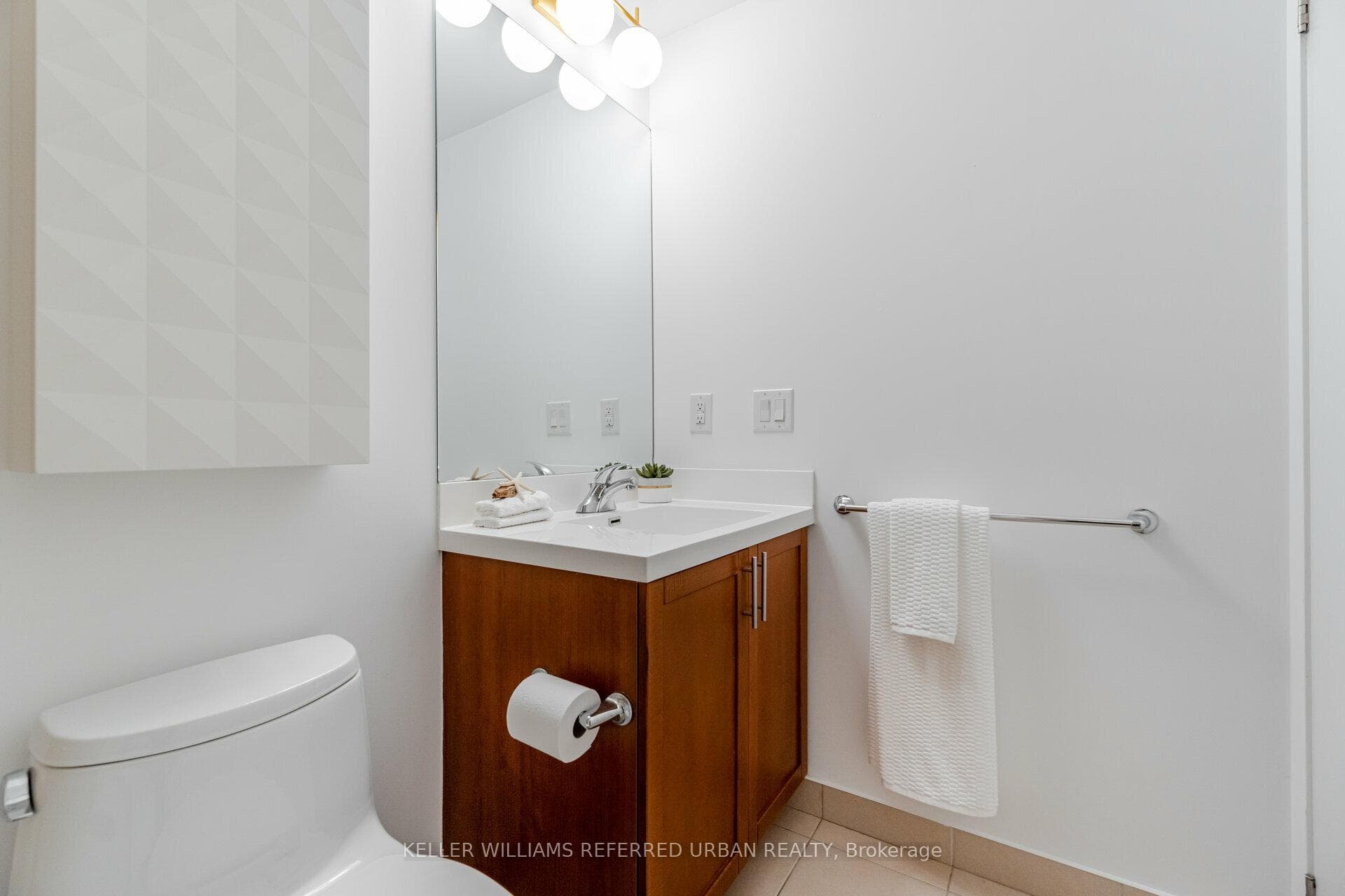 830 Lawrence Avenue Unit 810 photo 17