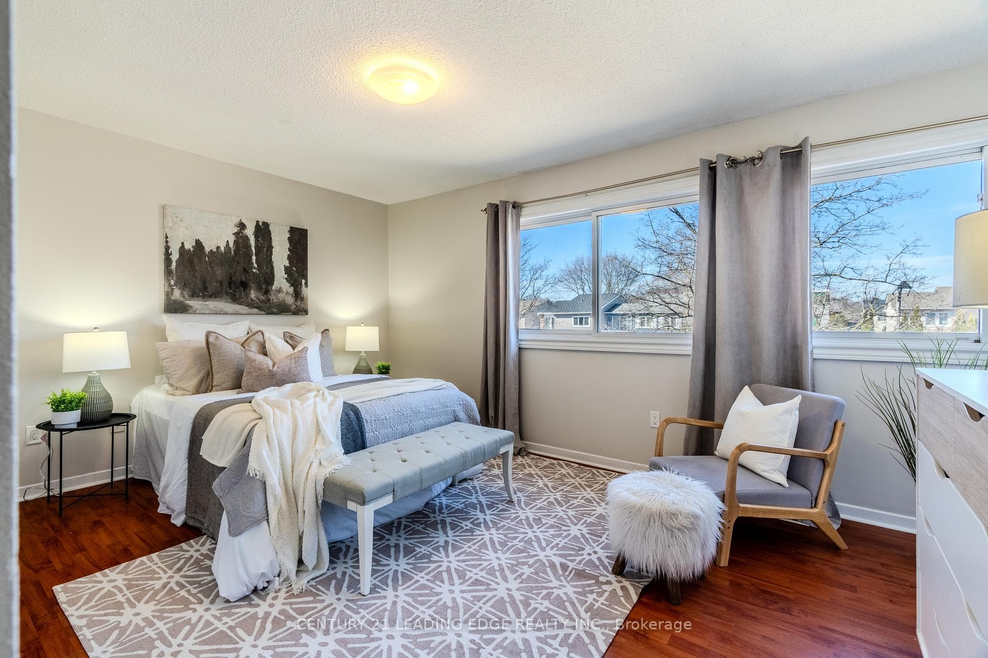 1807 Listowell Crescent photo 14