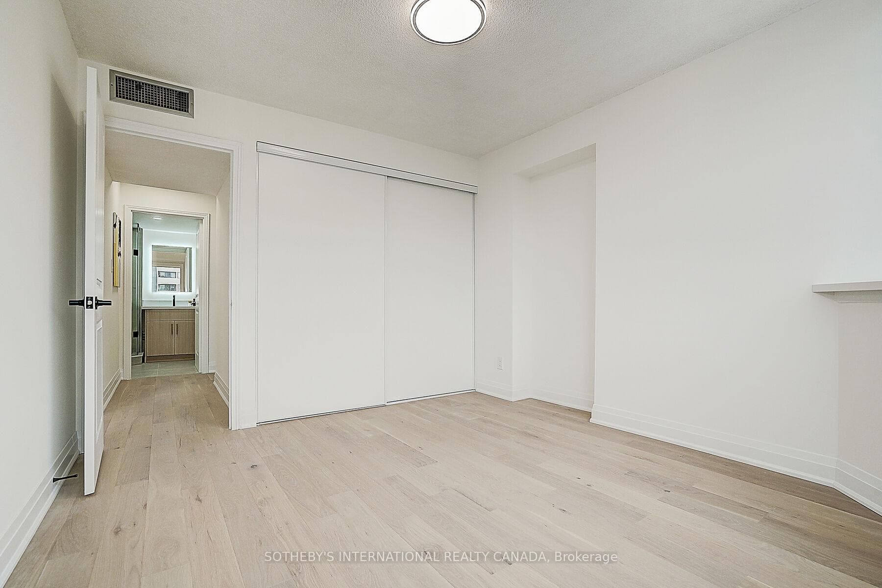1240 Marlborough Court Unit 704 photo 32