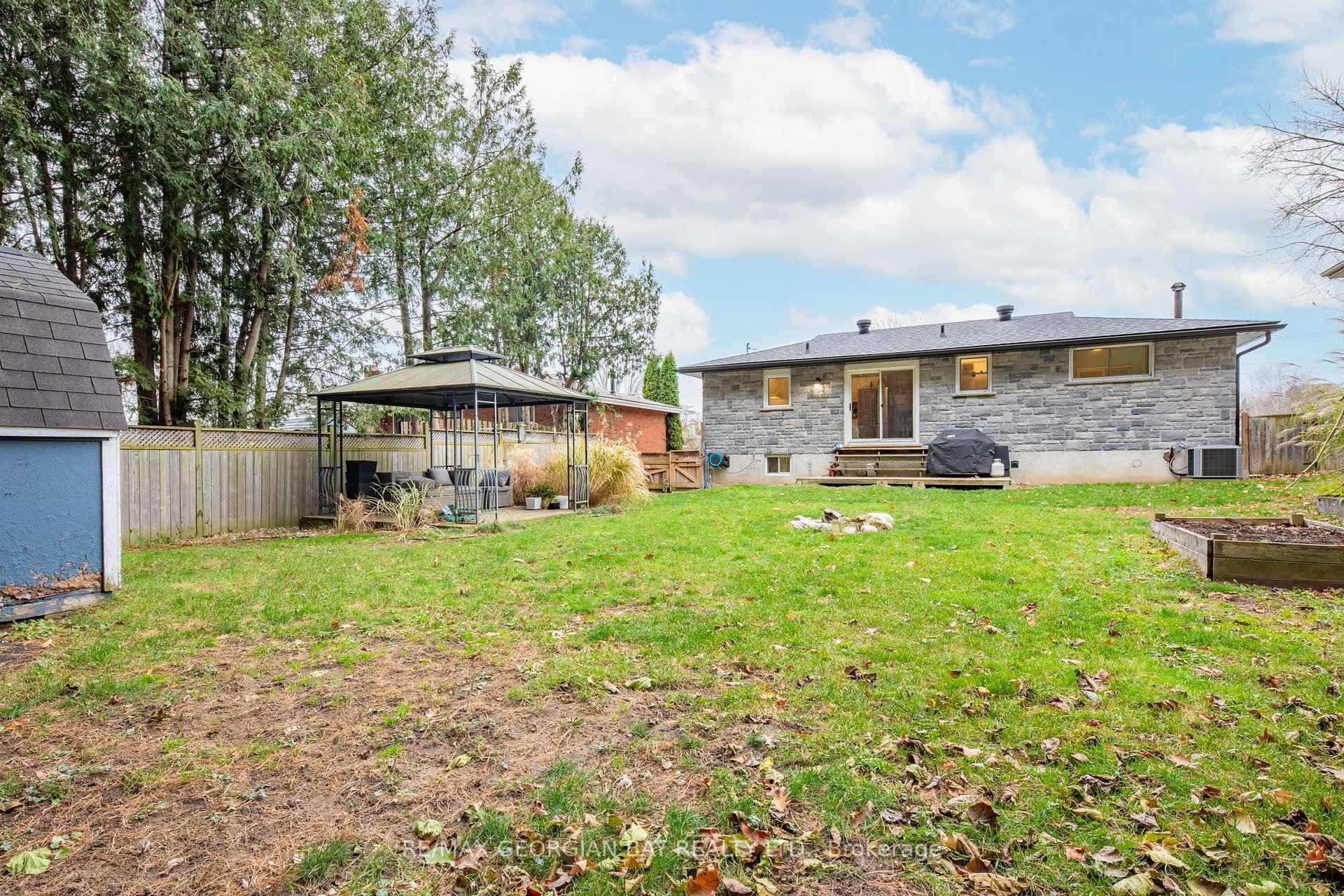 261 Castle Road photo 27