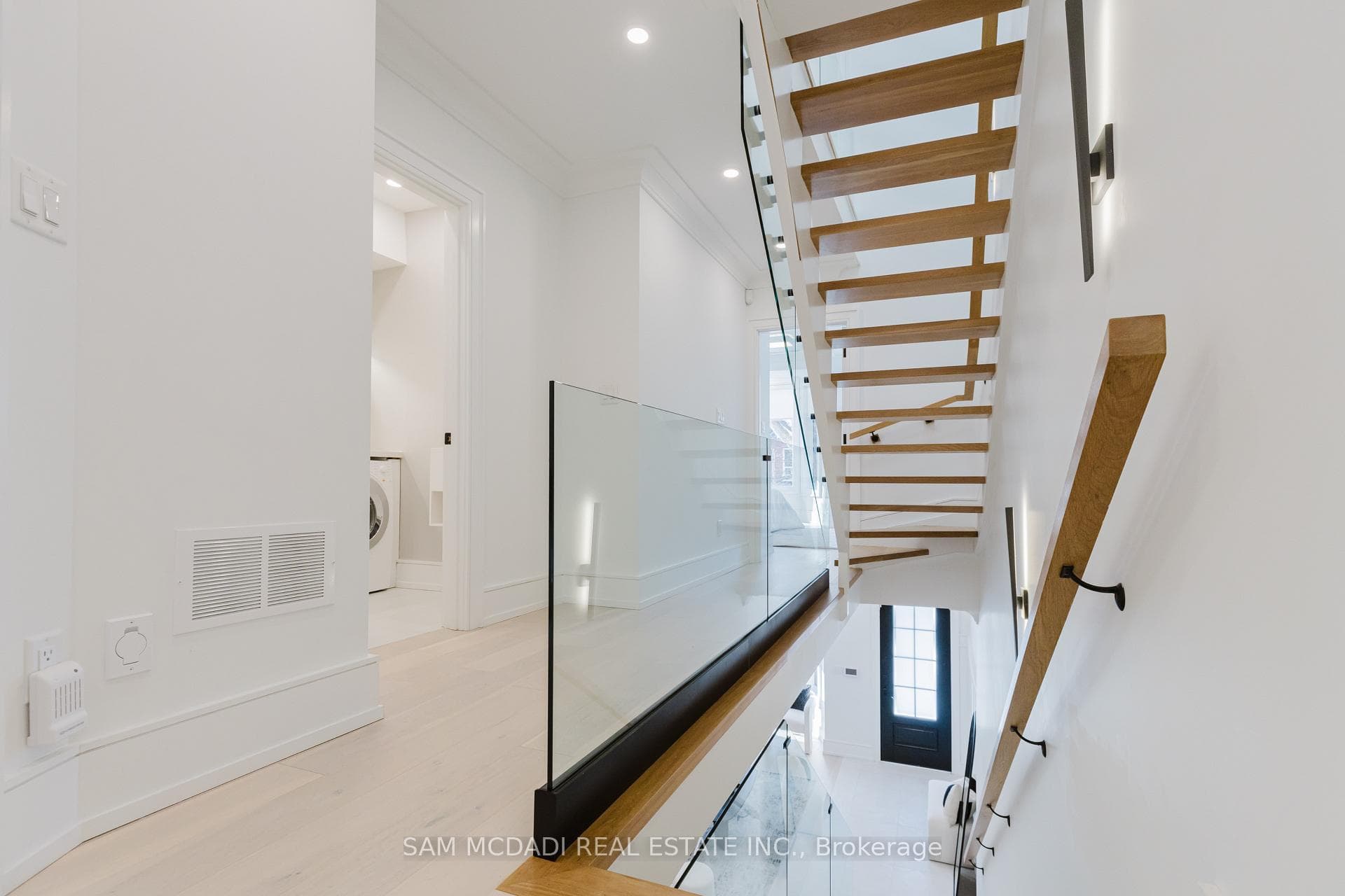129 Beaconsfield Avenue photo 15