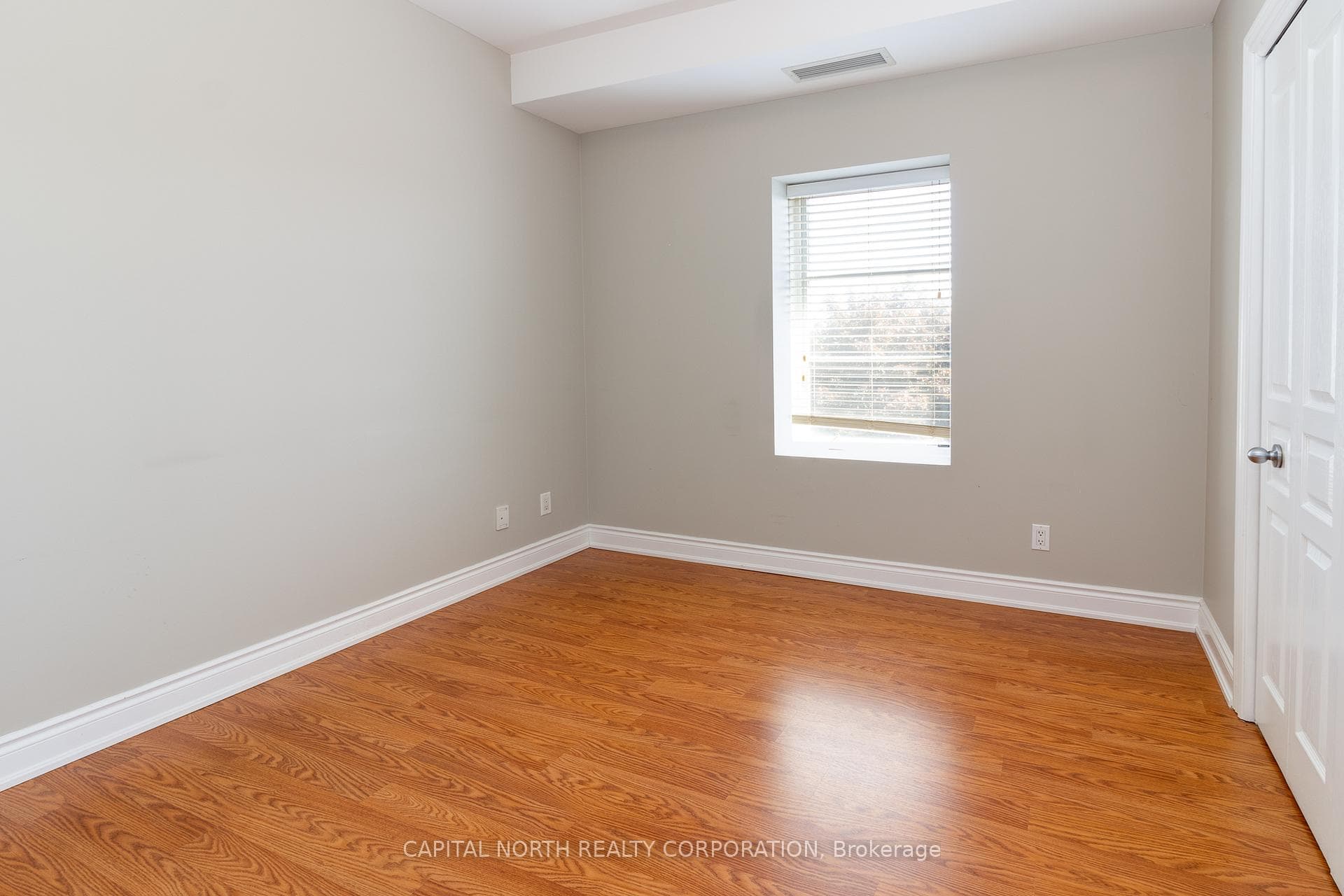 9901 Keele Street Unit 305 photo 23